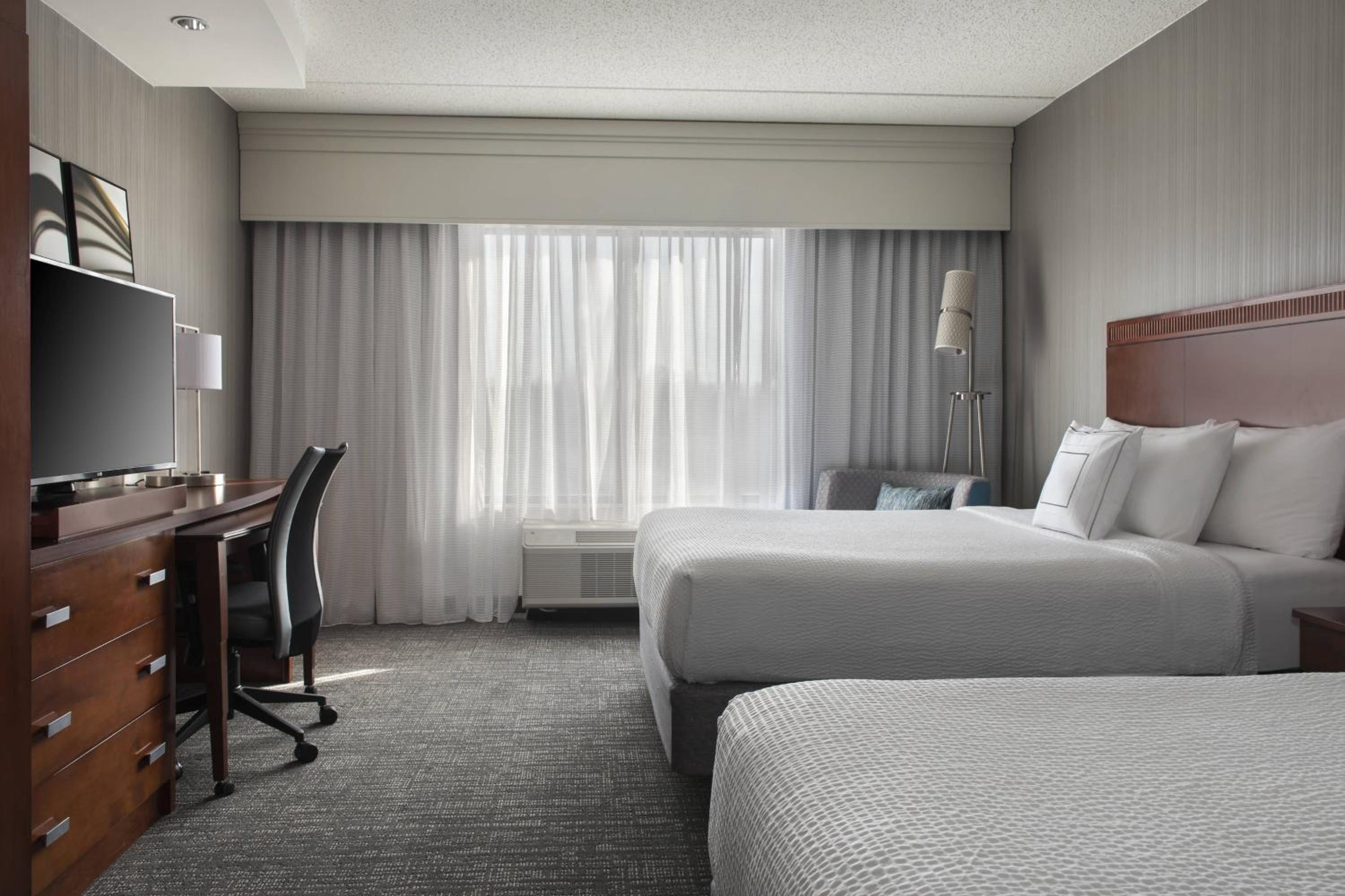 Queen Room with Two Queen Beds - Photo 1