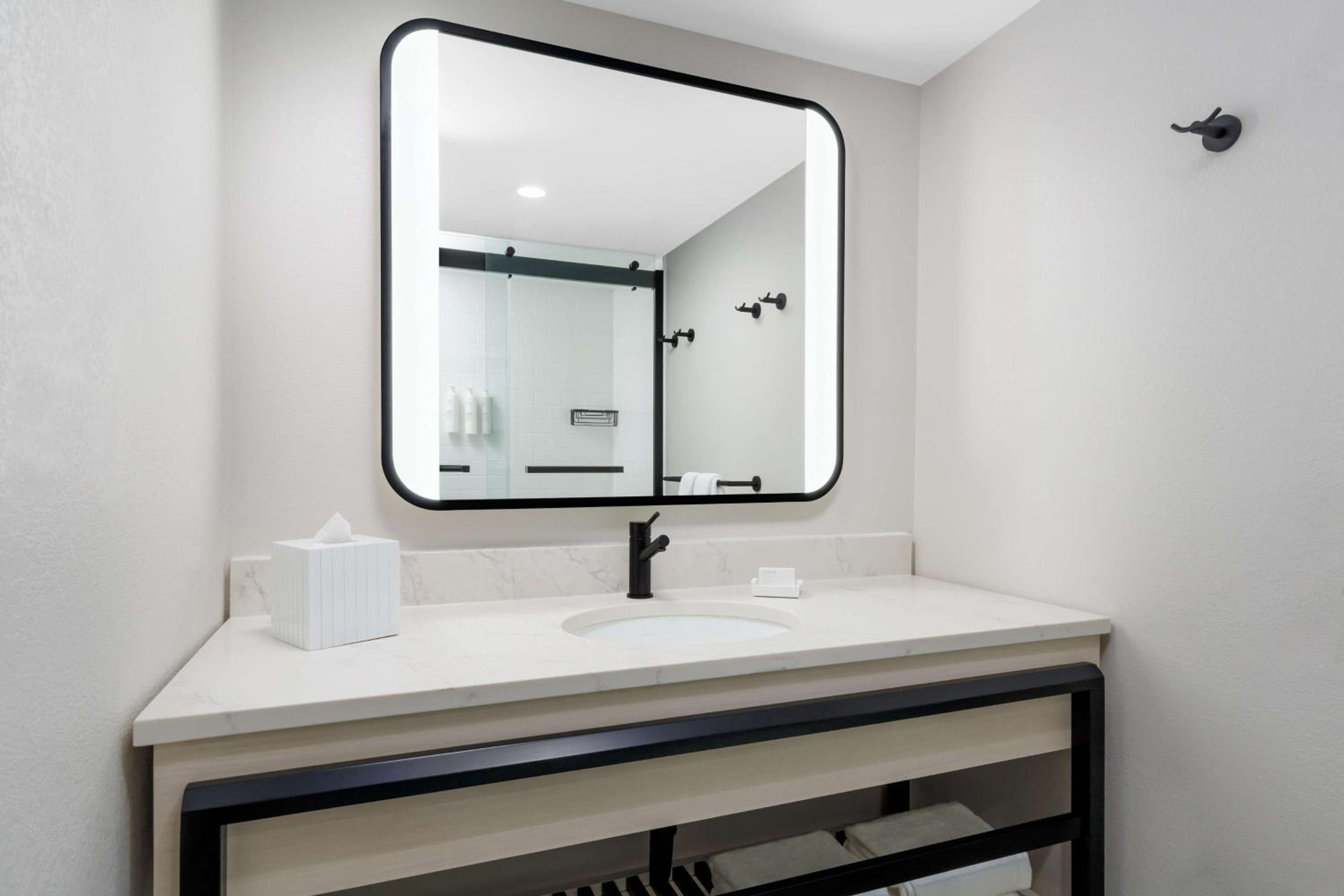 Queen Room with Two Queen Beds - High Floor/View