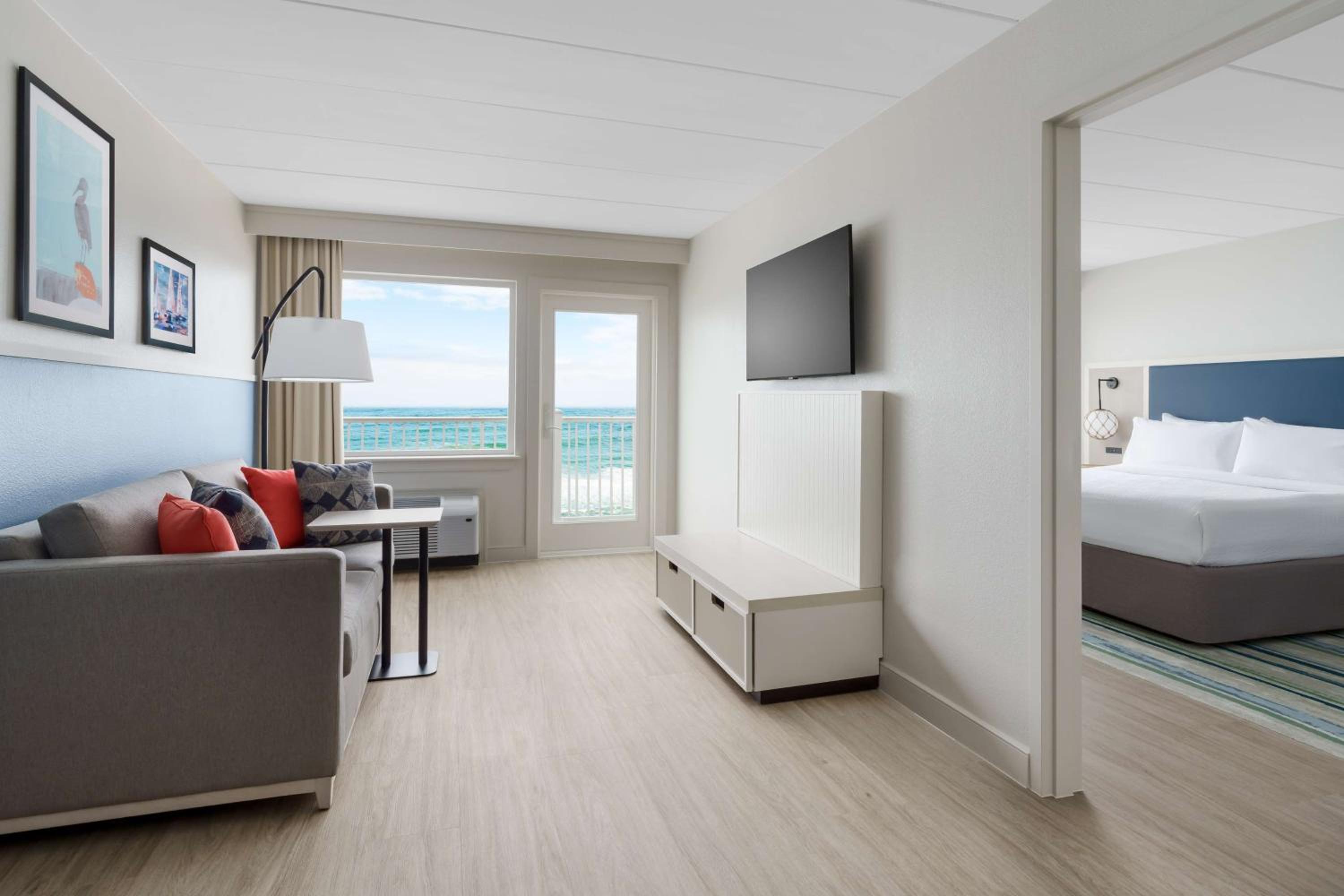 One-Bedroom King Suite - Oceanfront