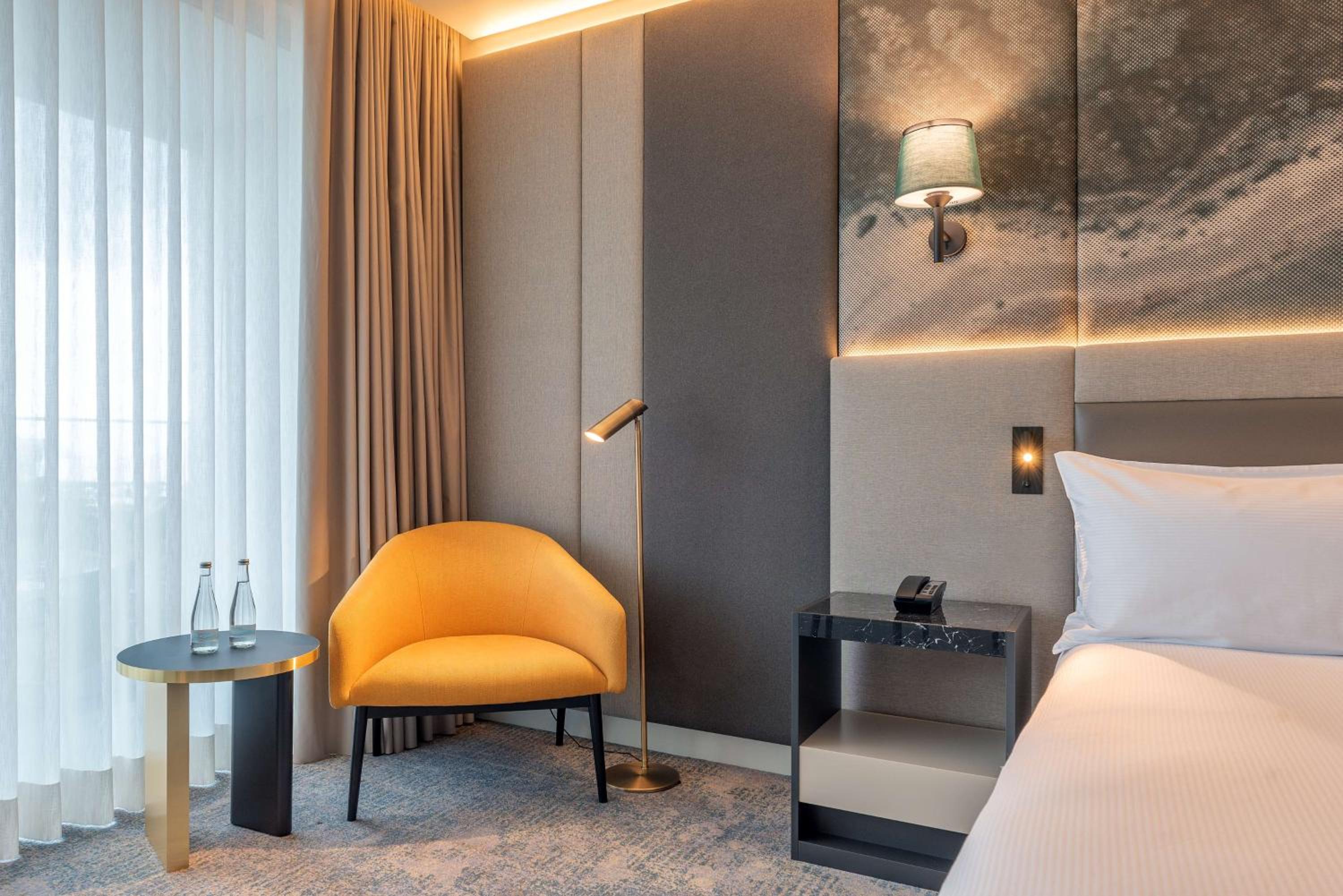 King Guest Room - Photo 2