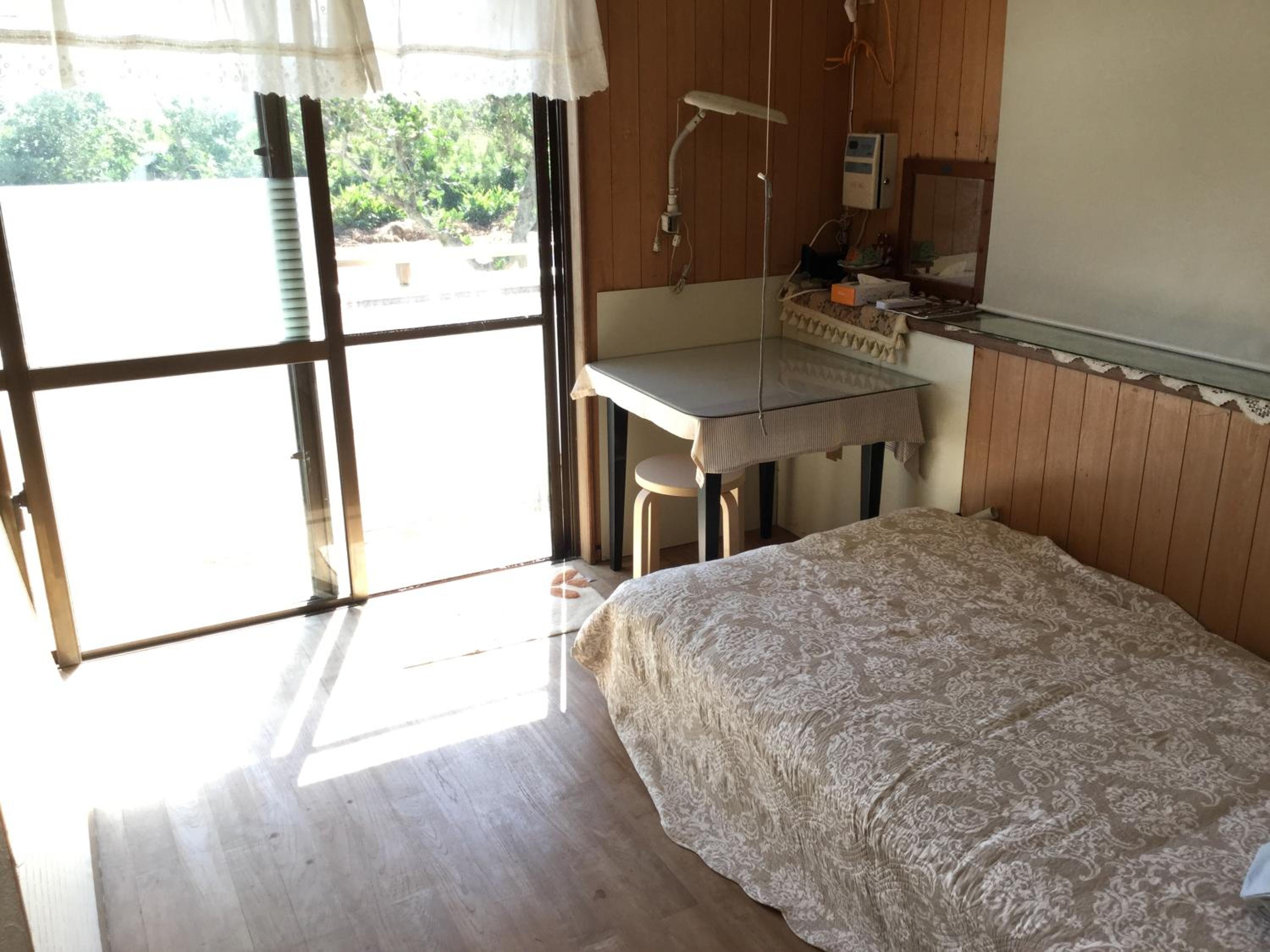 Japanese-Style Room with Shared Bathroom photo 3