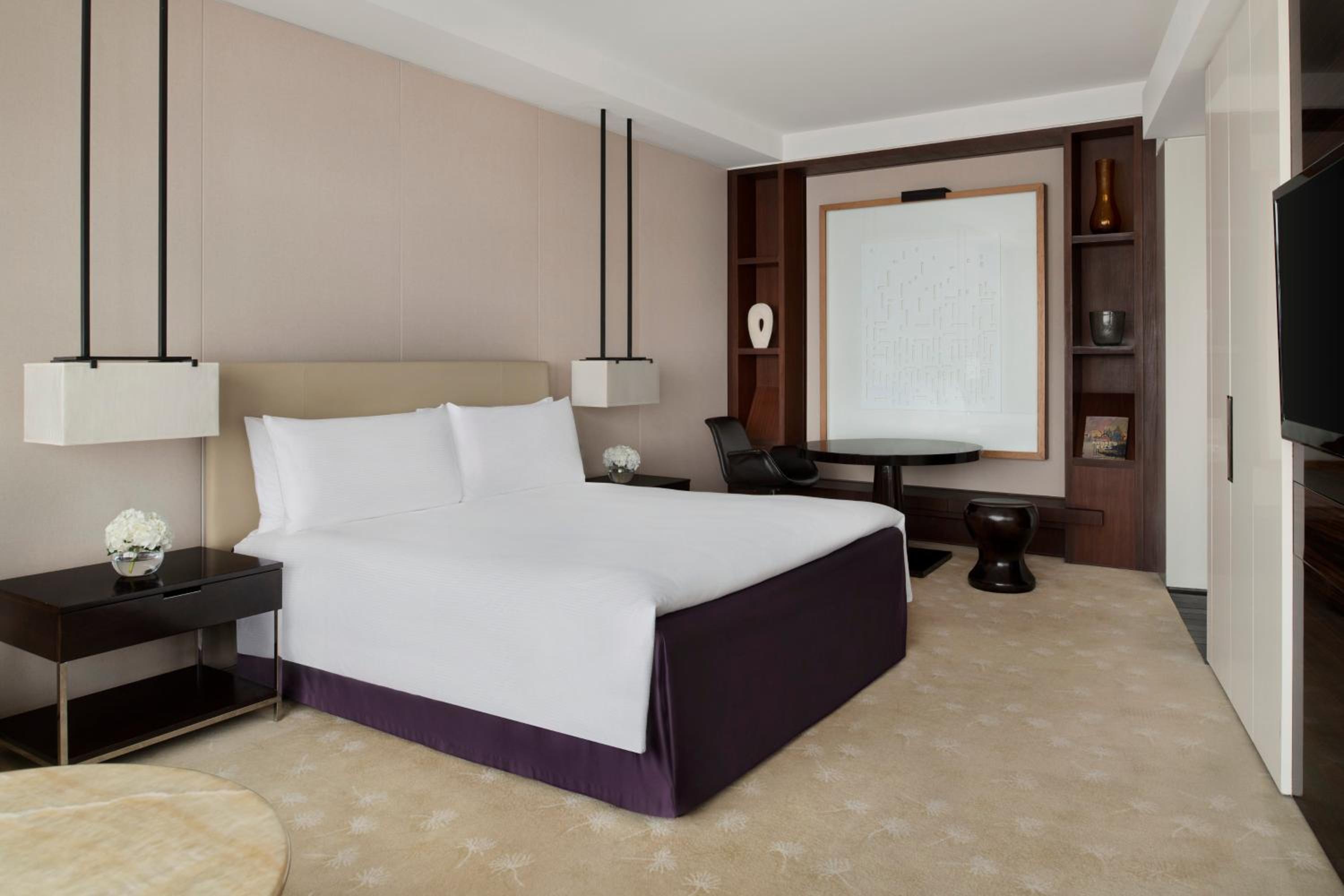Premium King Room - Club Lounge Access