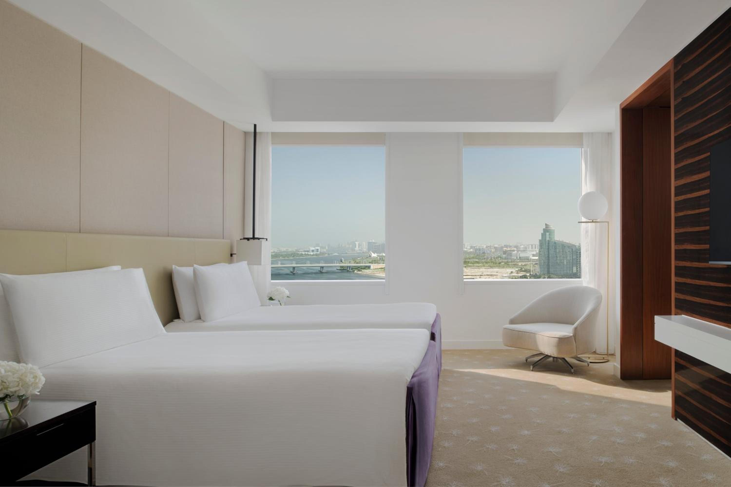 Two-Bedroom Diplomatic Suite thumbnail 5