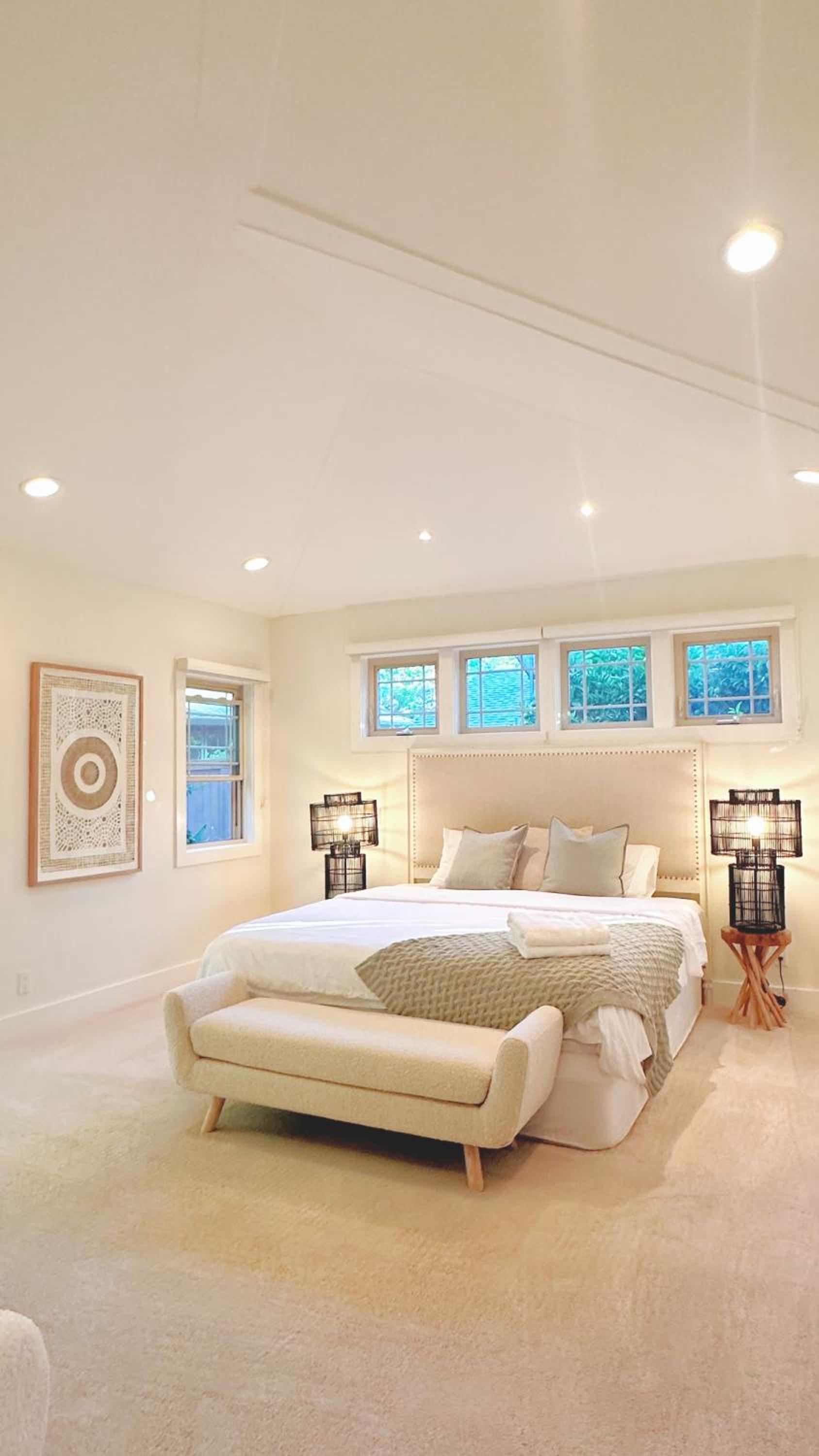 Deluxe King Suite photo 2