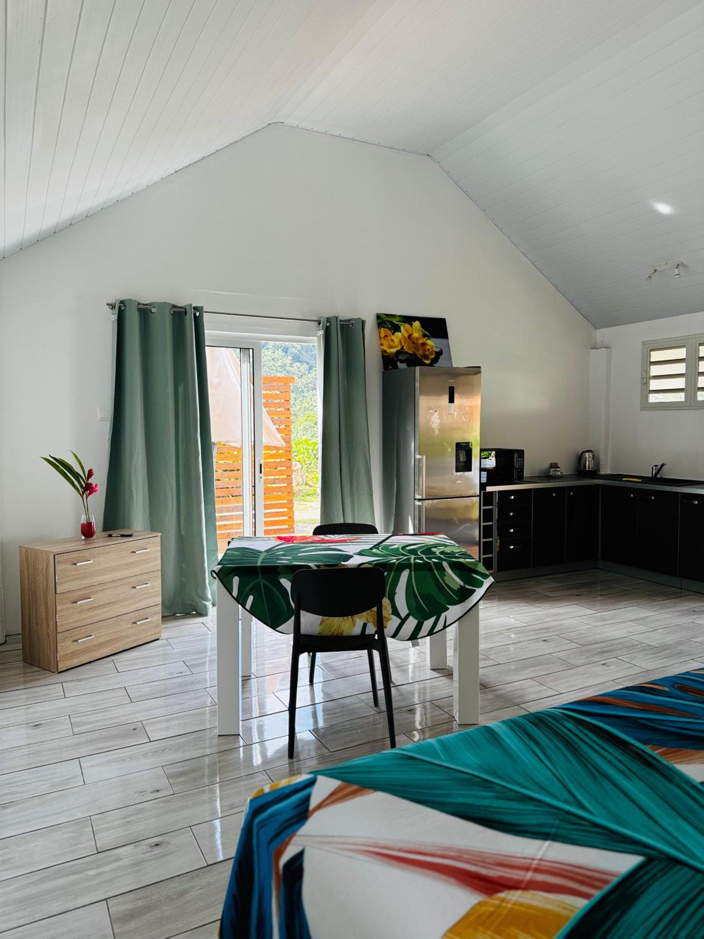 One-Bedroom House photo 1