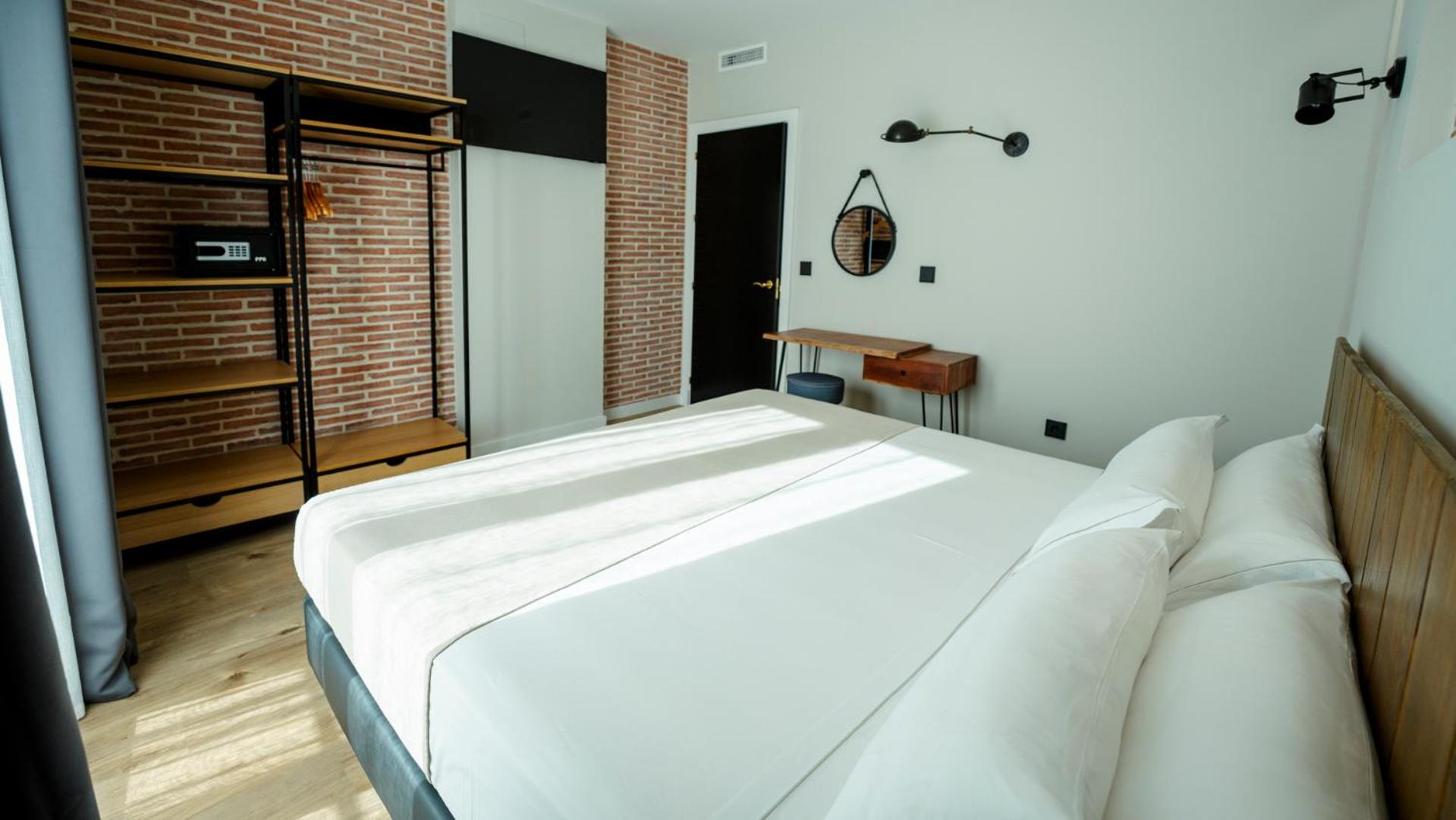 Apartment with Balcony photo 3