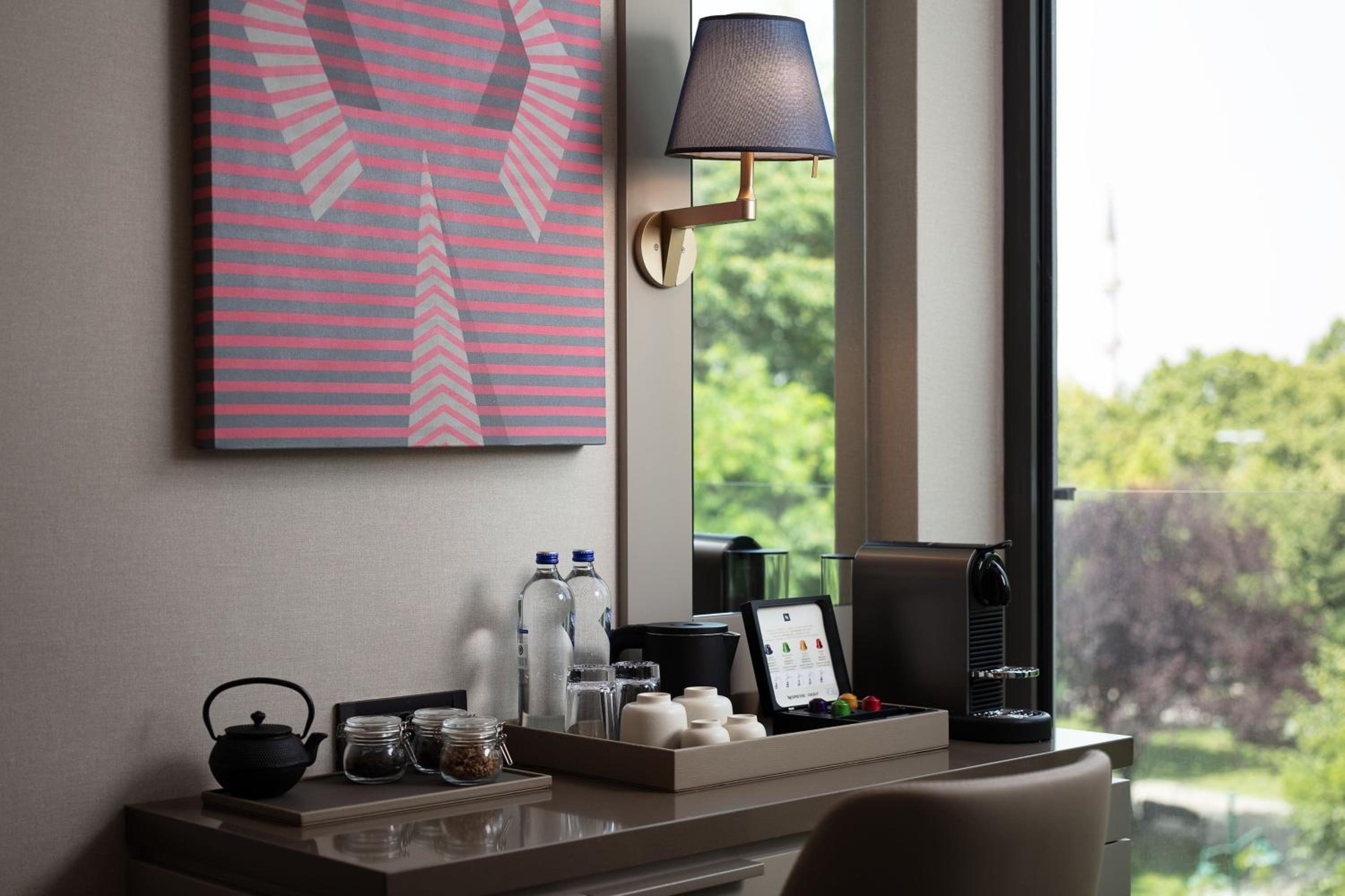 Deluxe Twin Room with Bosphorus View thumbnail 6