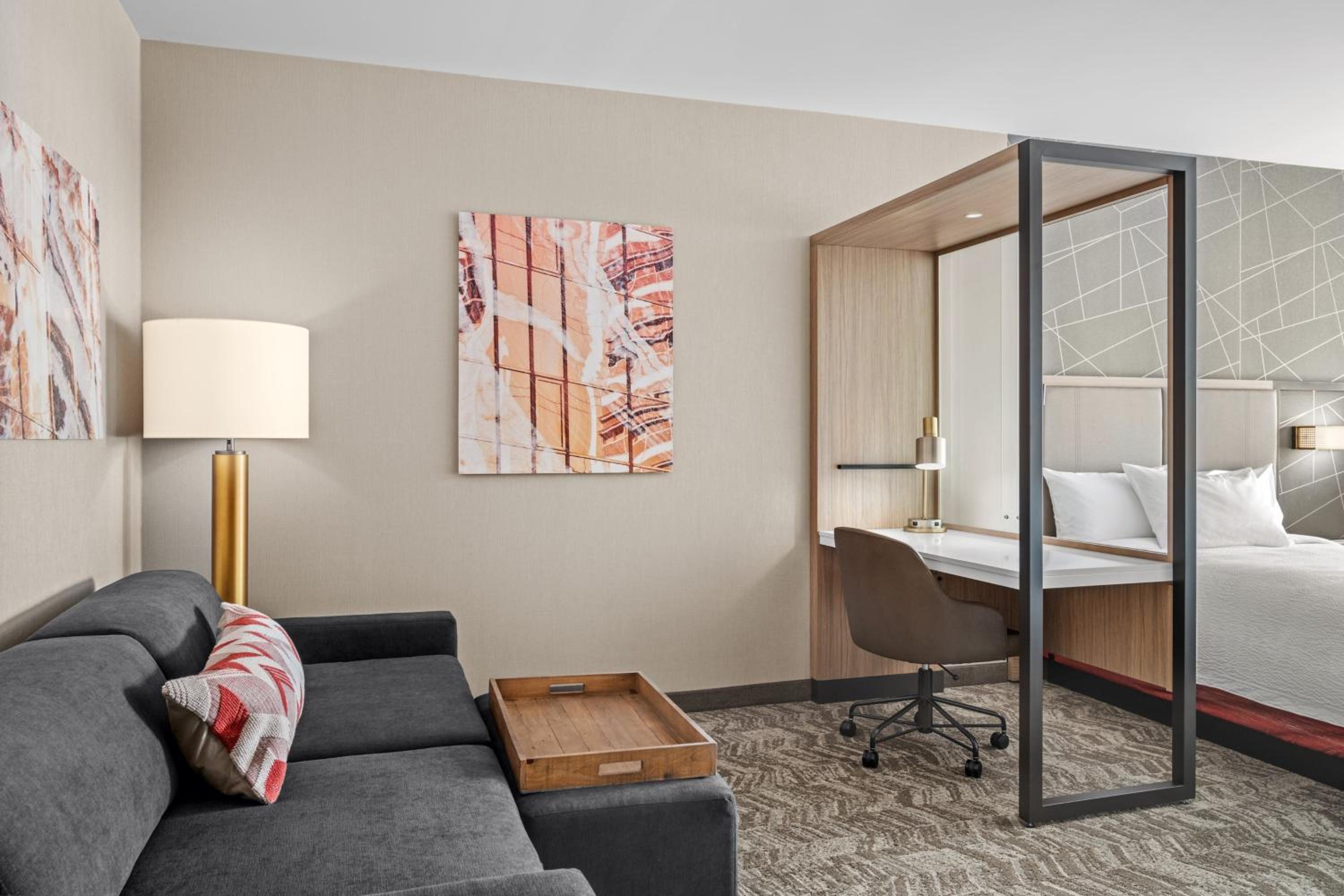 Suite with Two Queen Beds and Trundle Bed - Photo 9