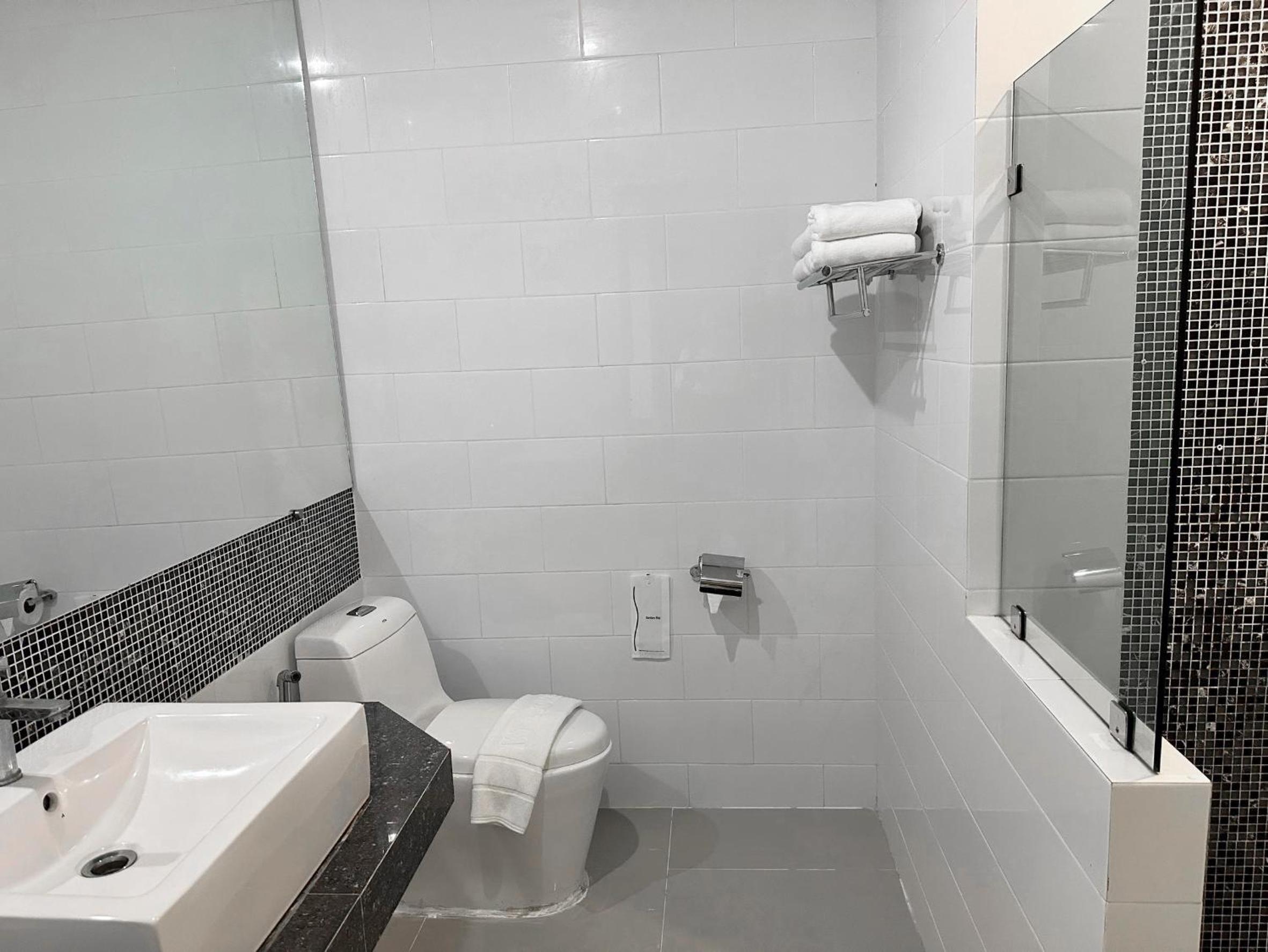 Deluxe Twin Room photo 2