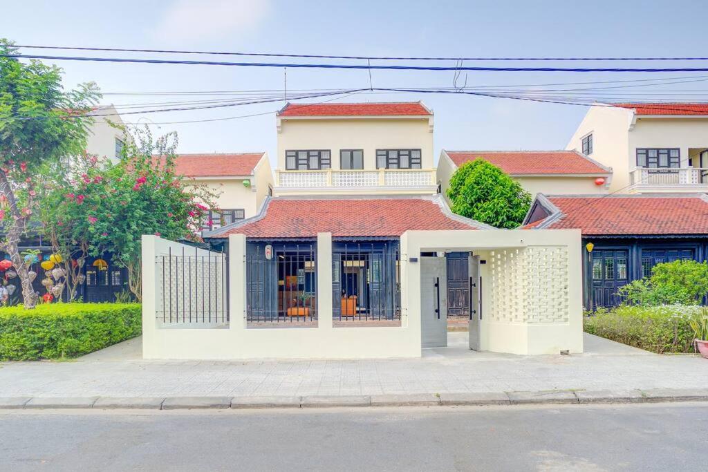 Villa photo 2