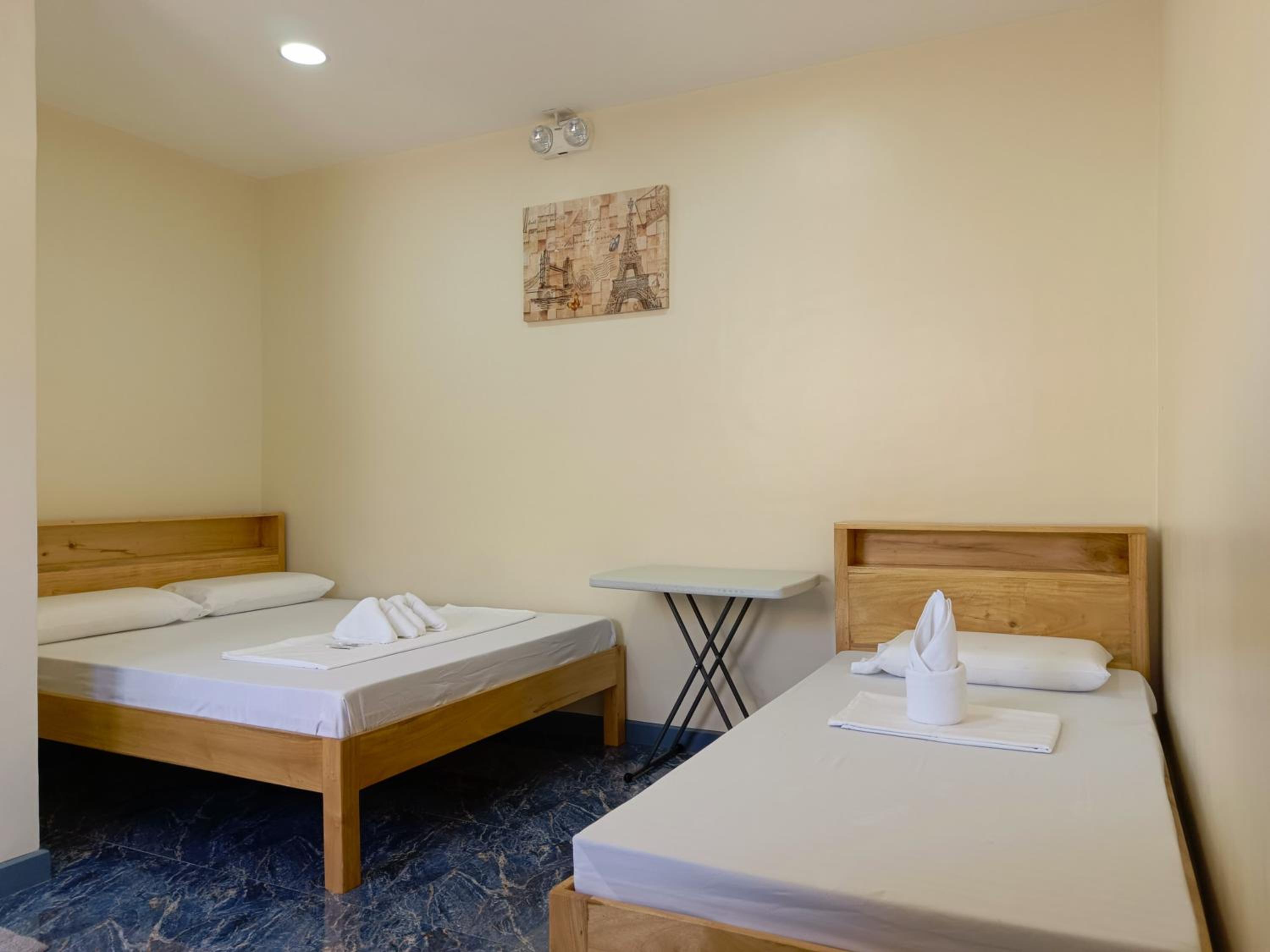 Triple Room with Bathroom photo 2