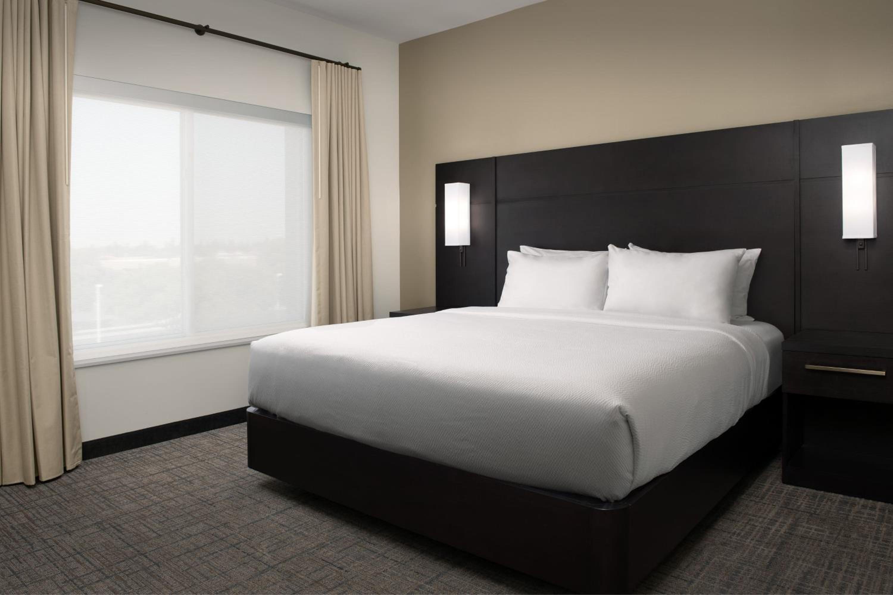 One-Bedroom King Suite with Sofa Bed  - Photo 1