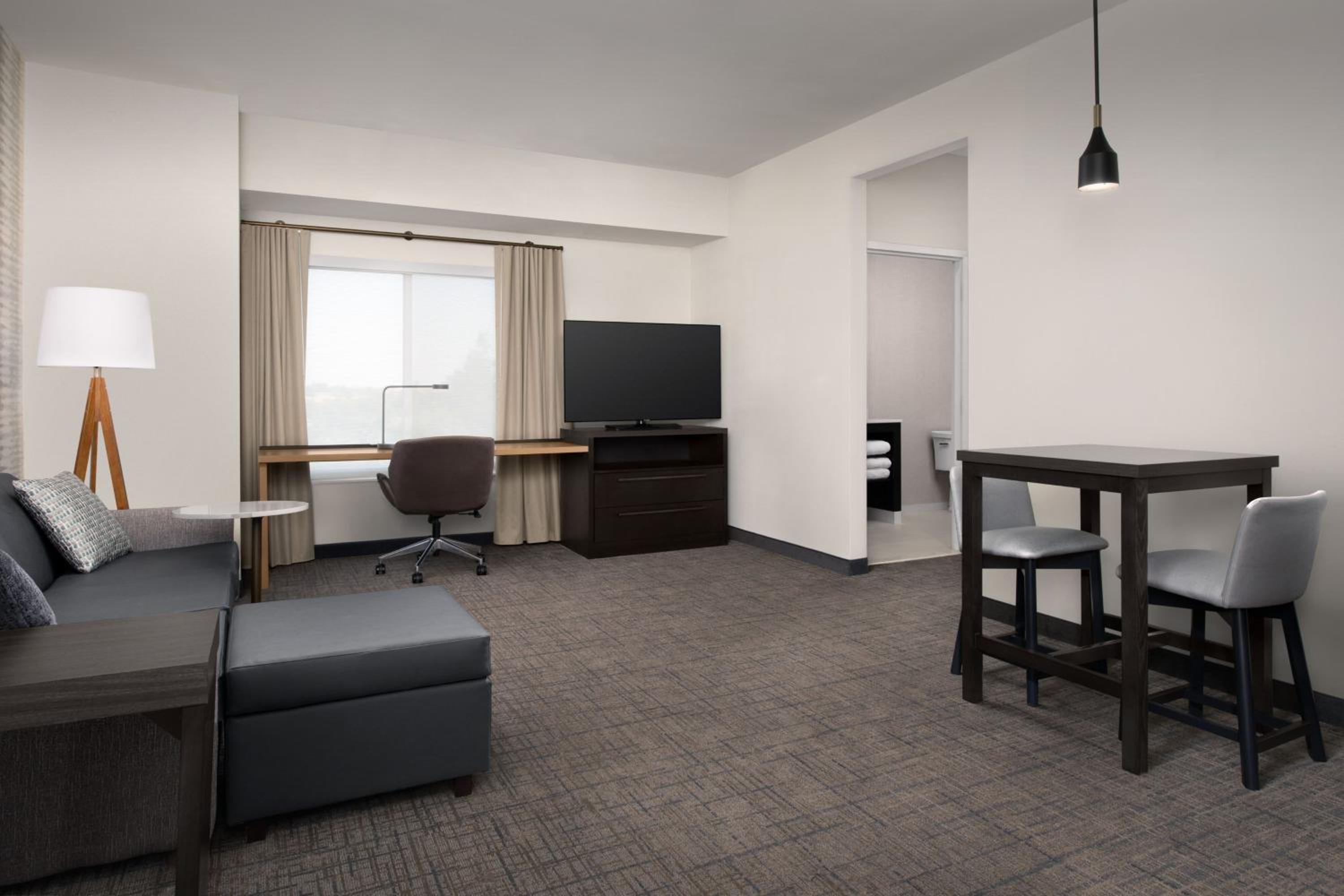 One-Bedroom King Suite with Sofa Bed  - Photo 7