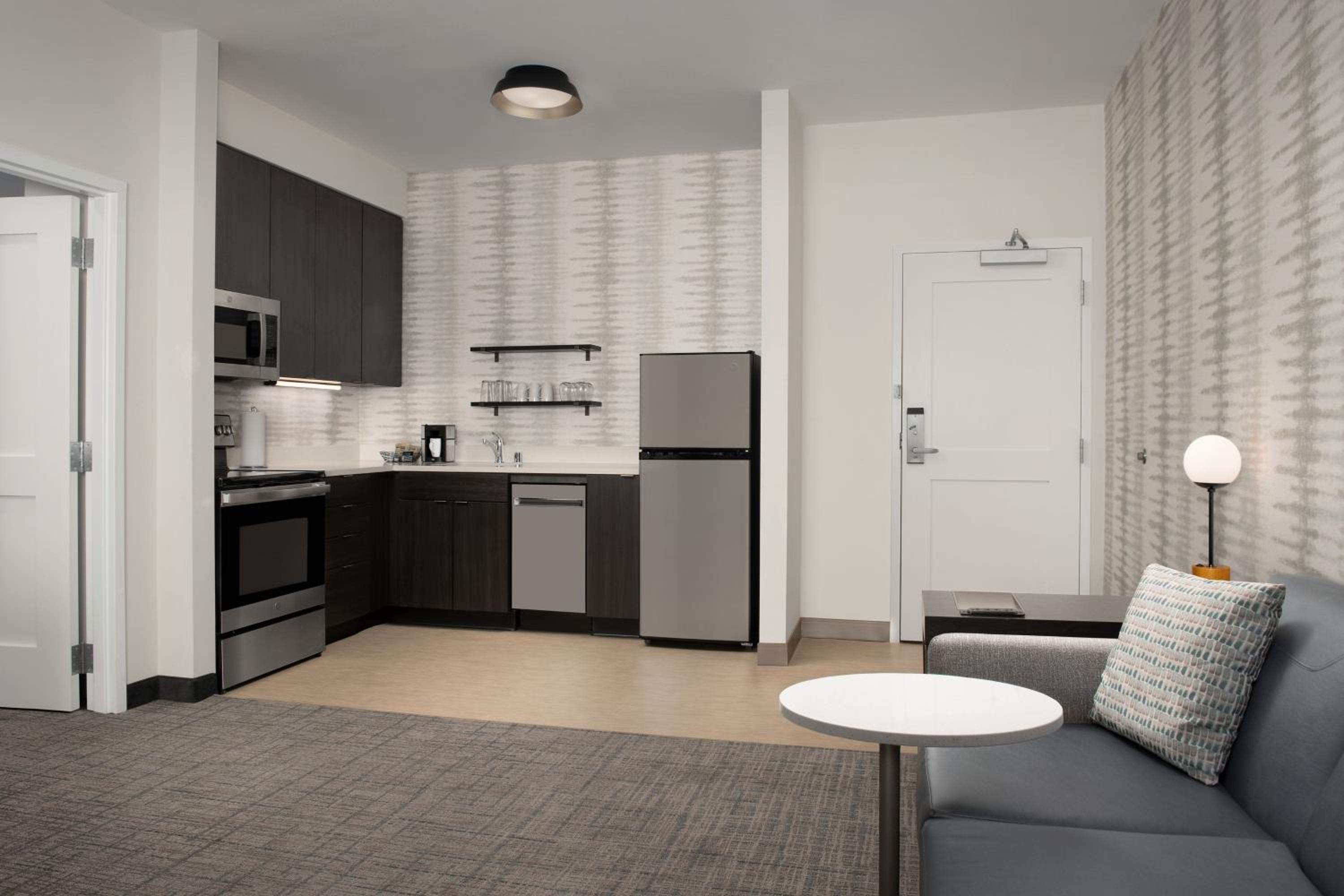One-Bedroom King Suite with Sofa Bed  - Photo 8