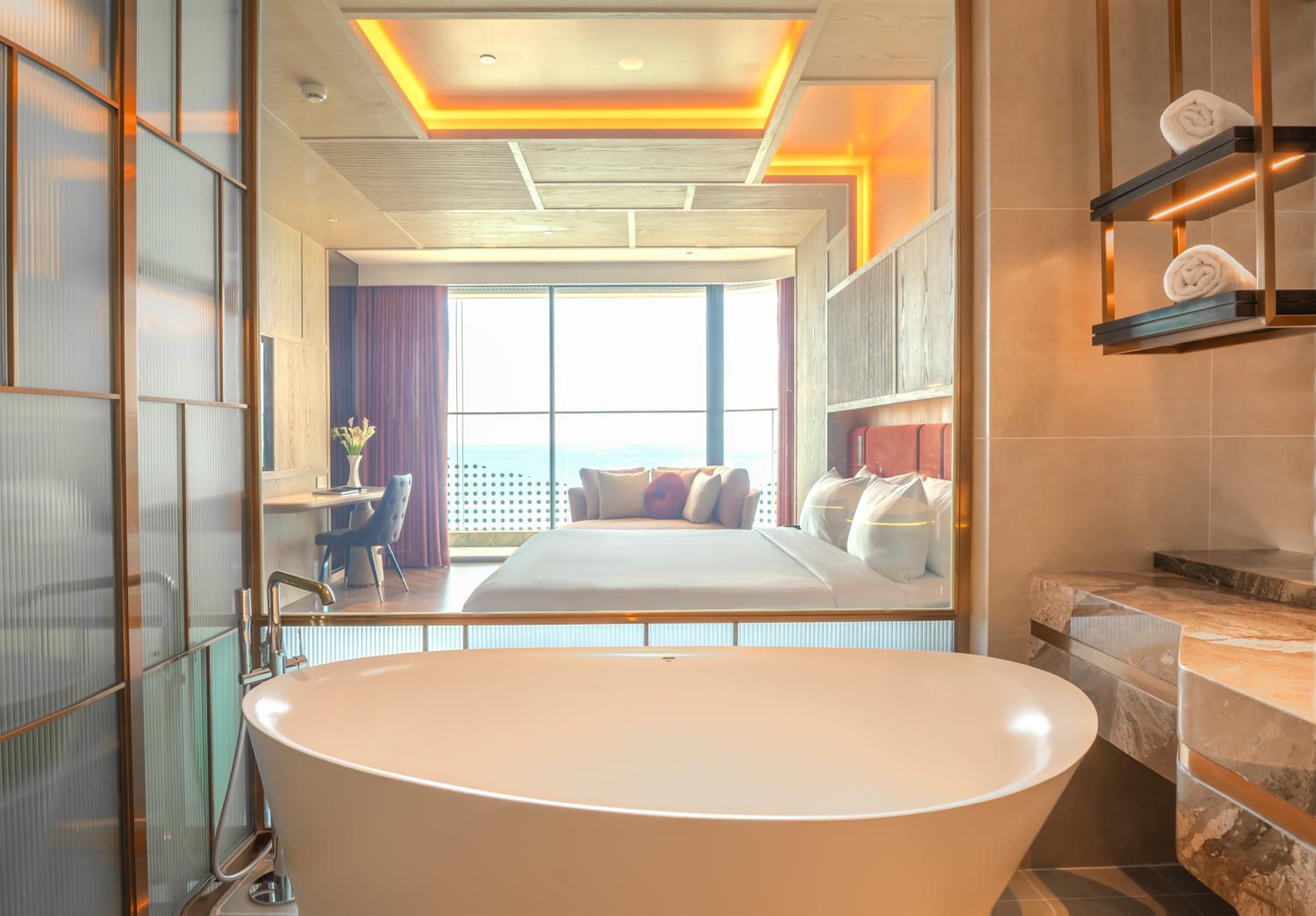 Superior King Room - Photo 2