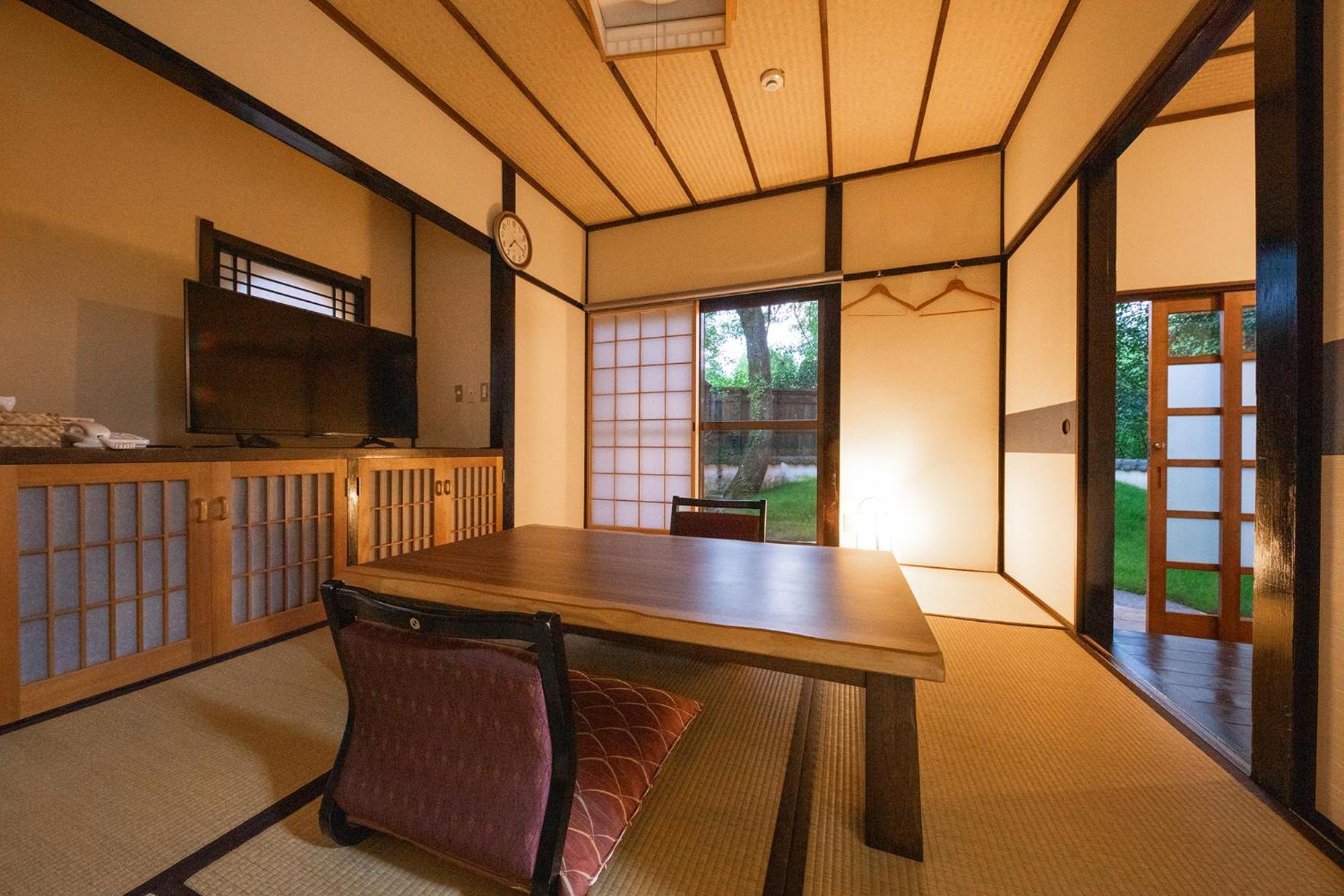 Deluxe Family Room with Private Hot Spring photo 1