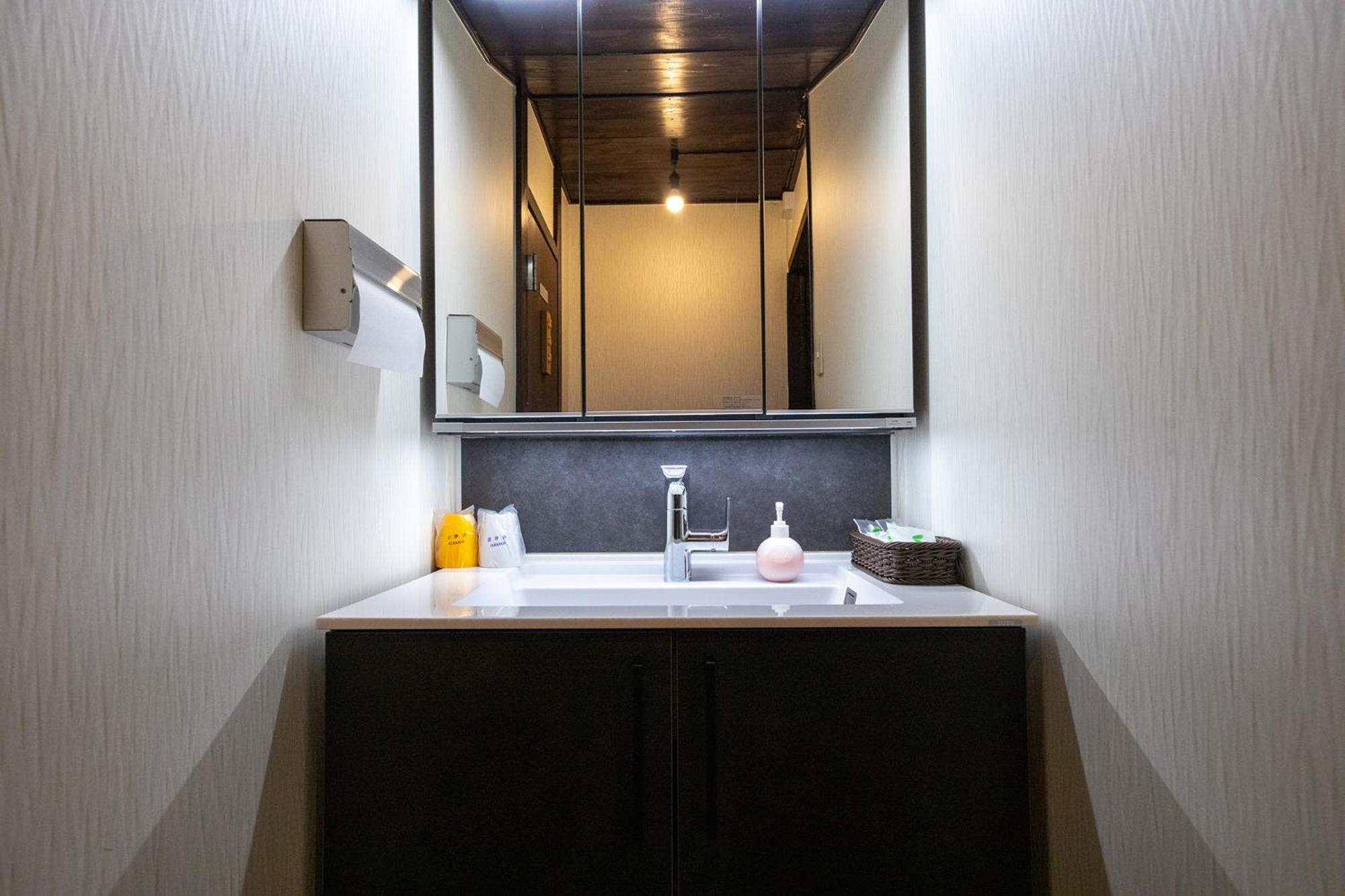 Quadruple Room with Private Hot Spring photo 3