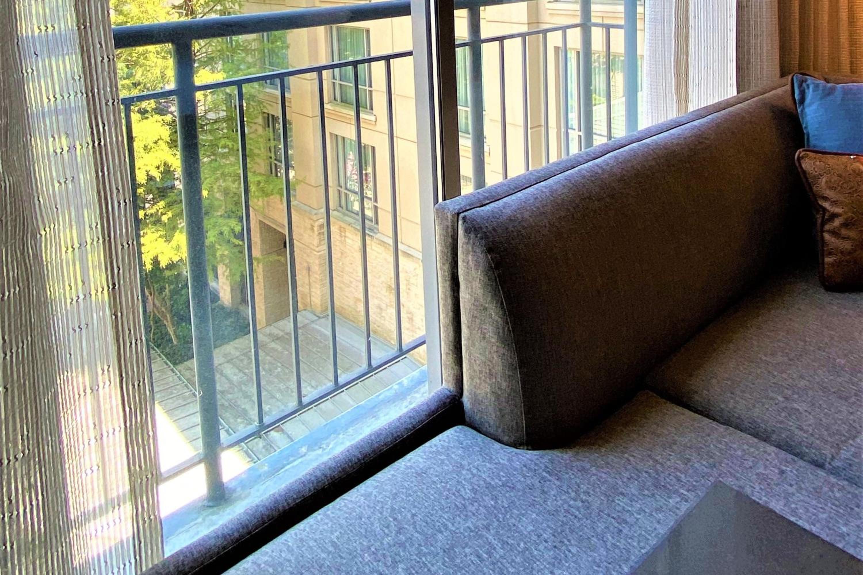 One-Bedroom King Studio Suite with Sofa Bed - Photo 4