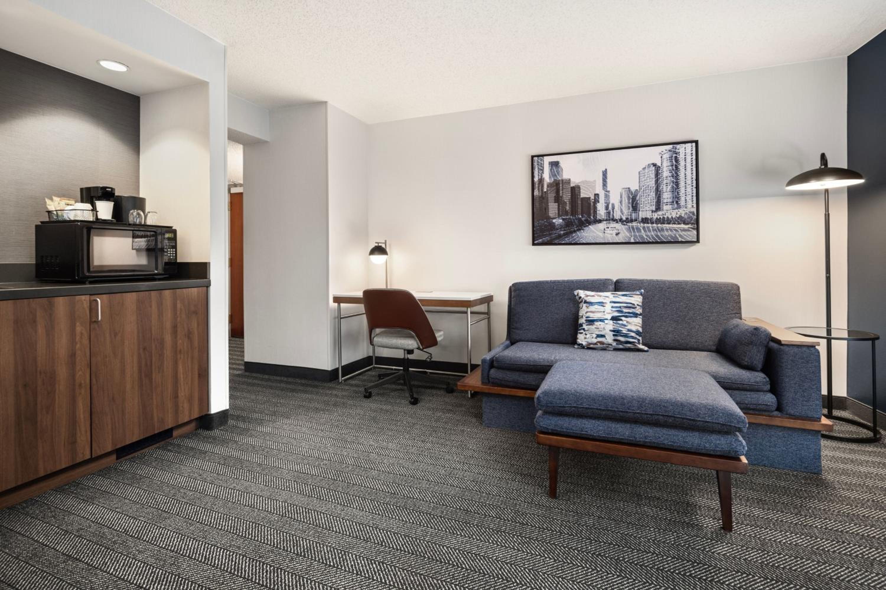 One-Bedroom King Suite with Sofa Bed - Photo 6