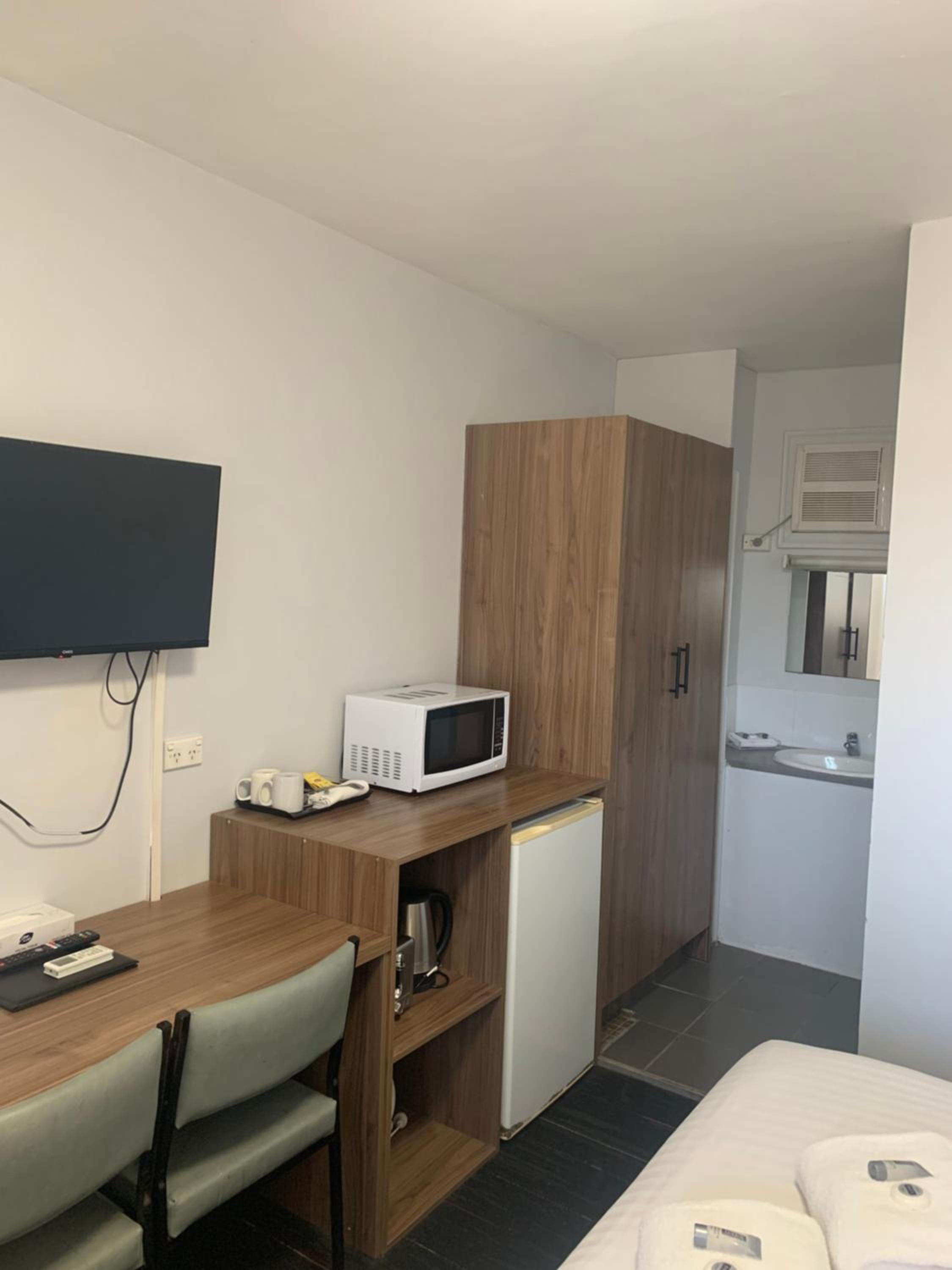 Economy Double Room photo 2