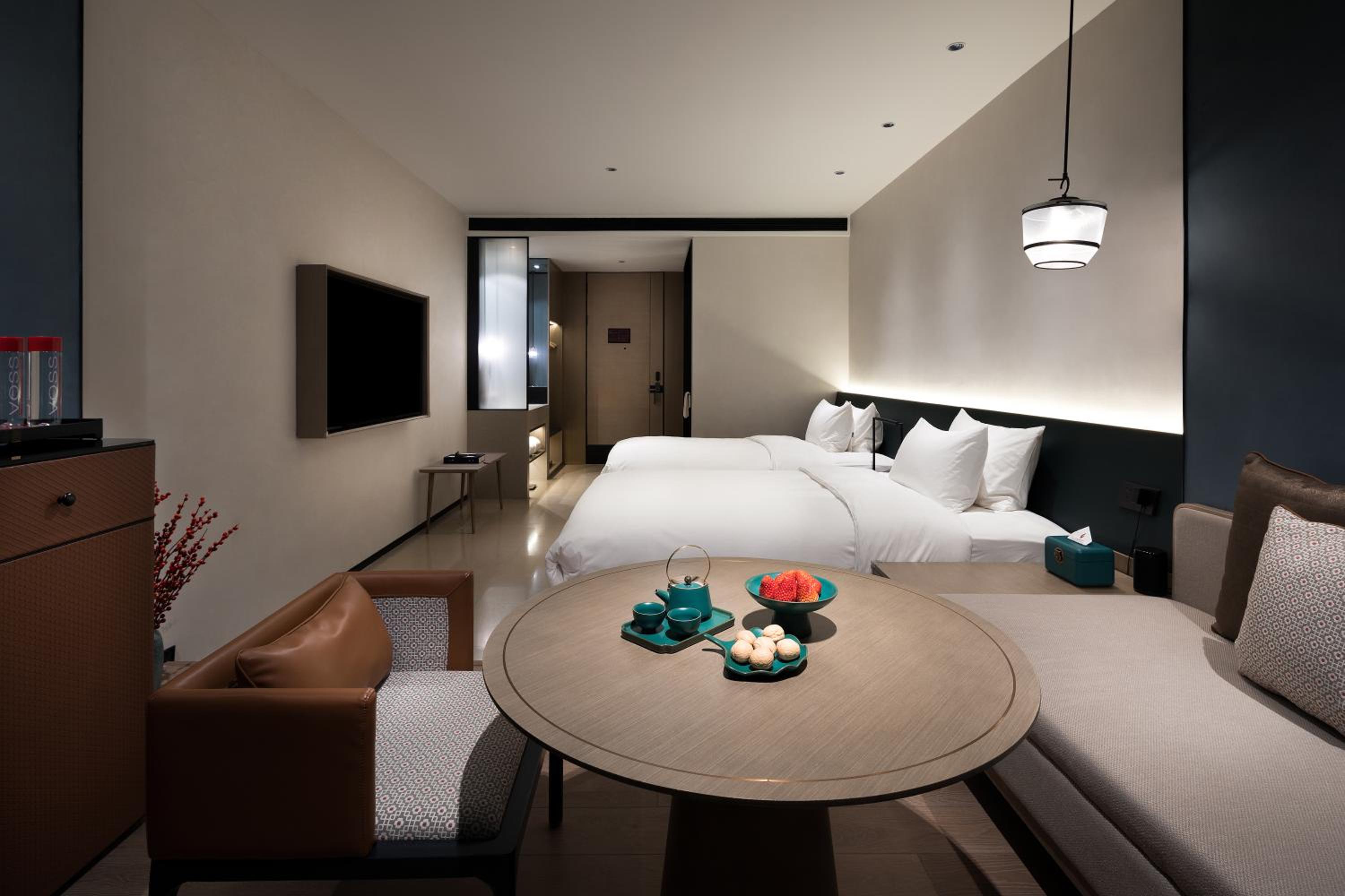 Deluxe Courtyard Suite photo 3