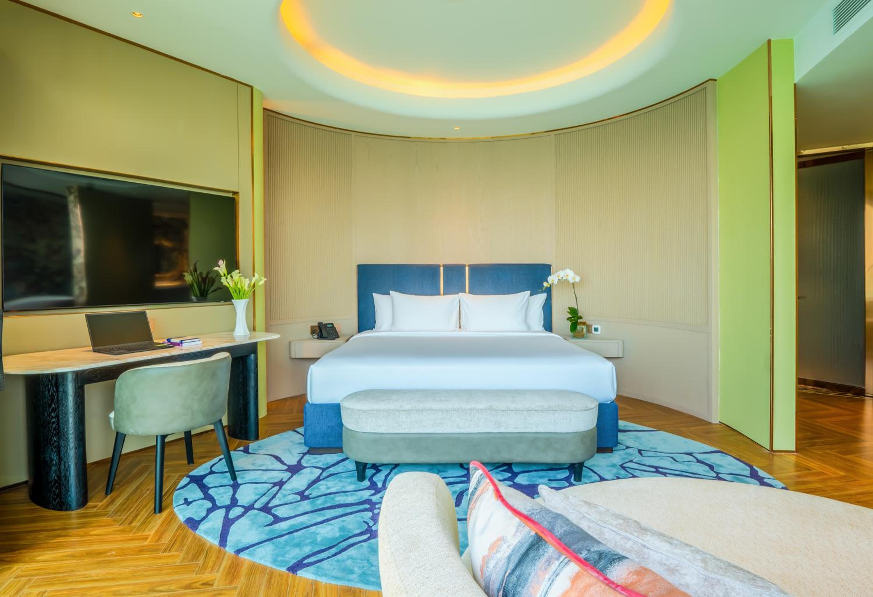 Executive Suite