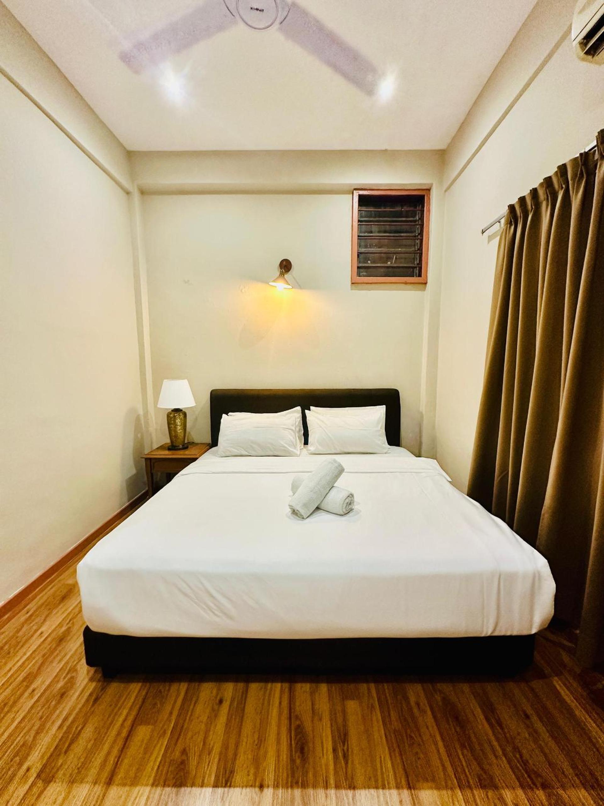 Deluxe Queen Room - Photo 2