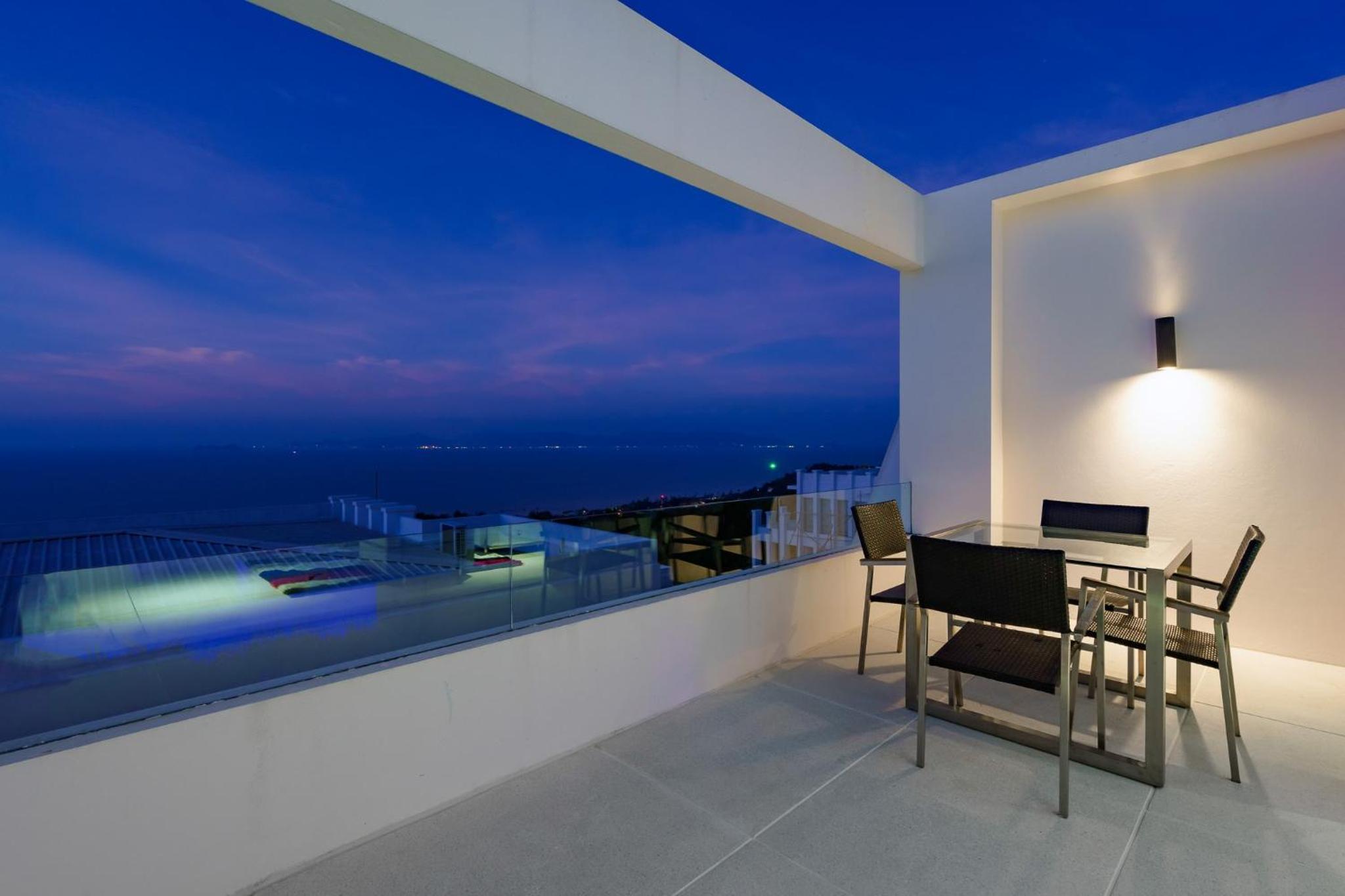 Duplex Suite - Photo 2