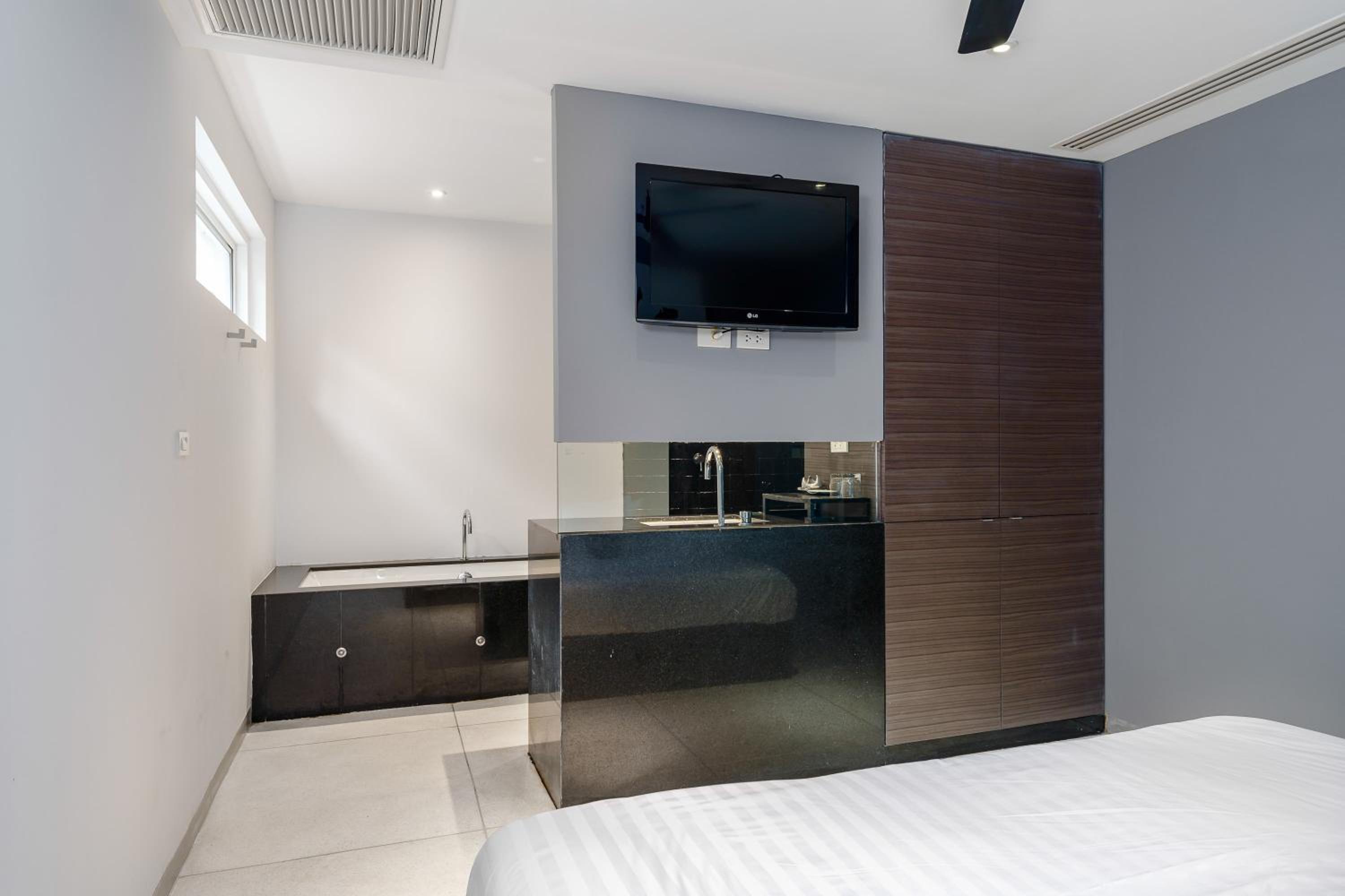 Duplex Suite - Photo 6