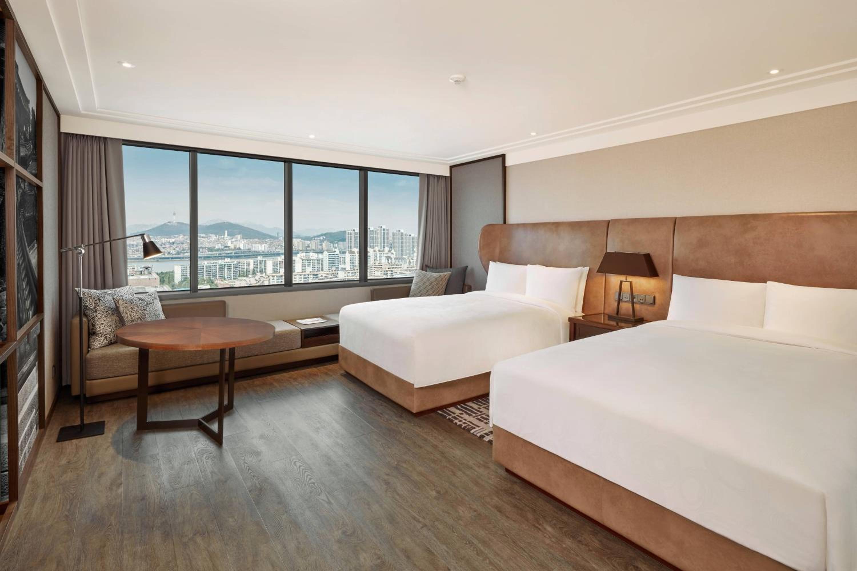 Deluxe Double, Guest room, 2 Double, City view - Photo 2