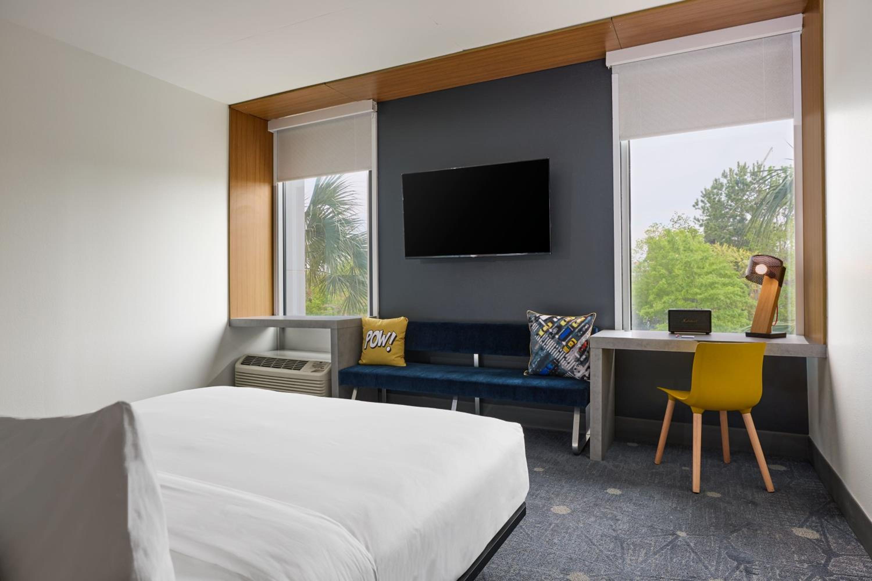 Aloft Room, Guest room, 1 King - Photo 9