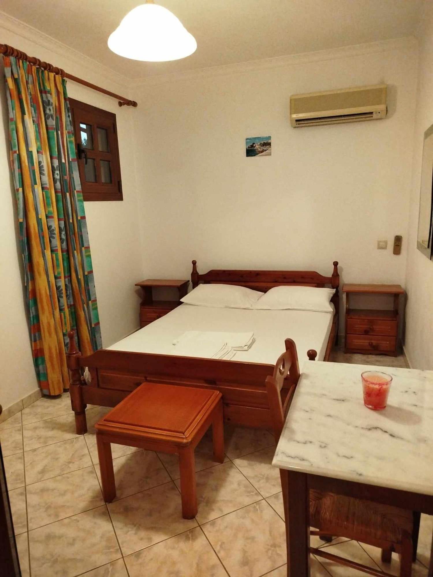 One-Bedroom House photo 1