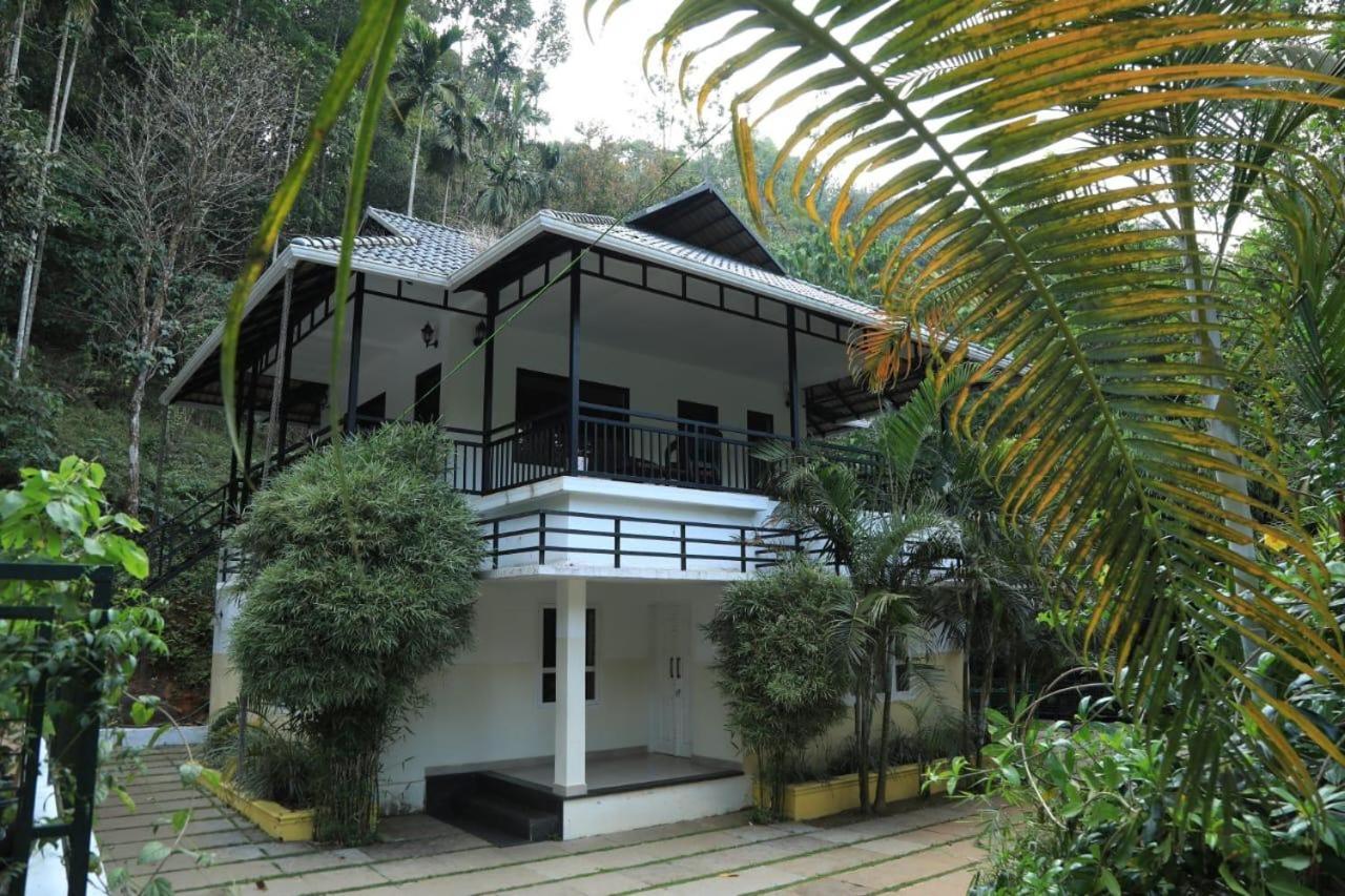 Deluxe Double Or Twin Room With Pool View photo 3
