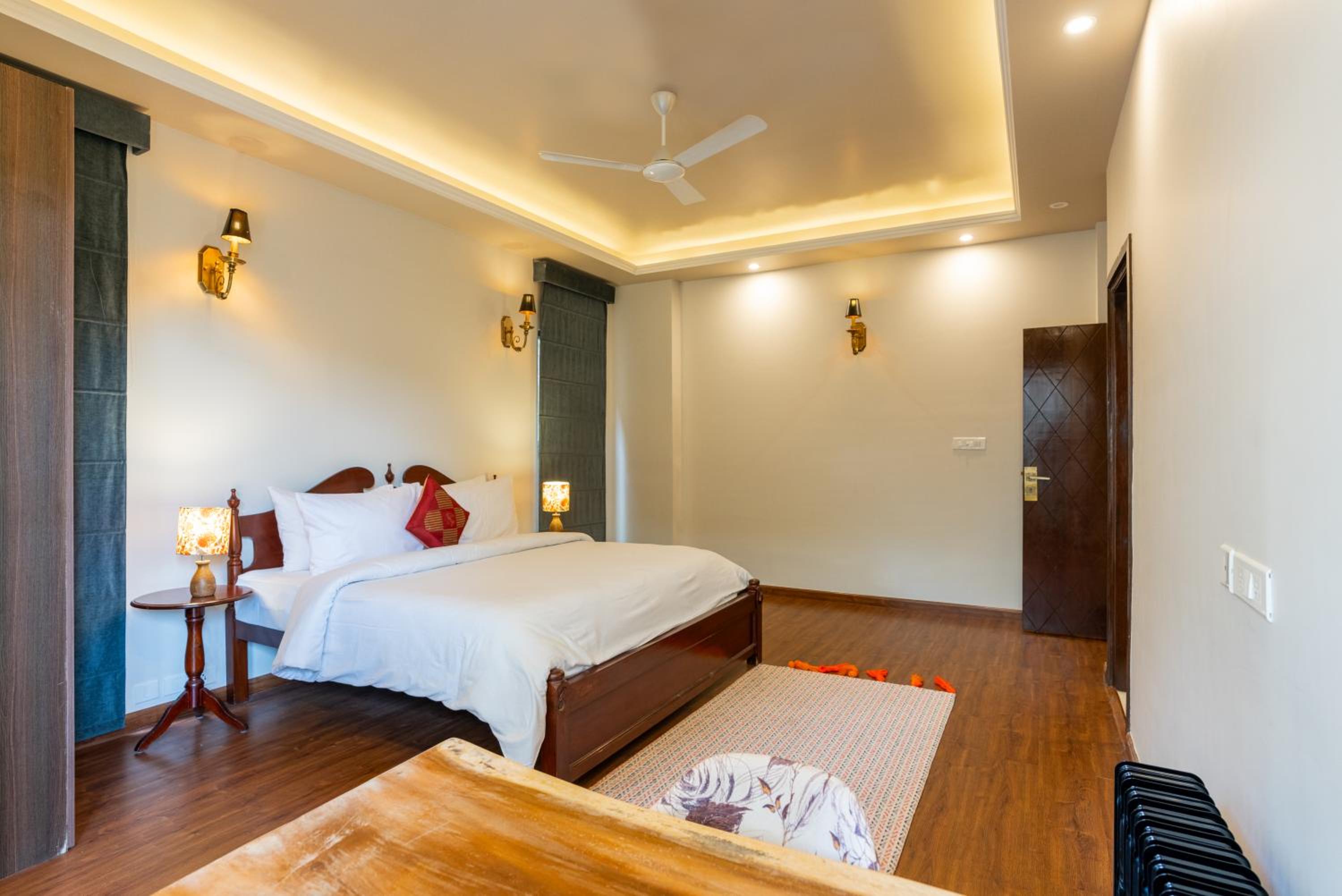 Executive Apartment With Lawn (2bhk) photo 2
