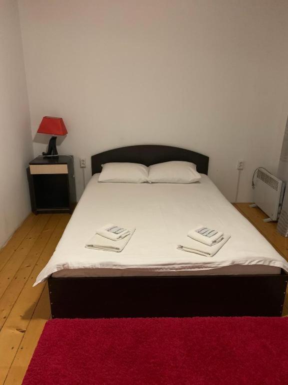 Double Room with Shared Bathroom photo 3