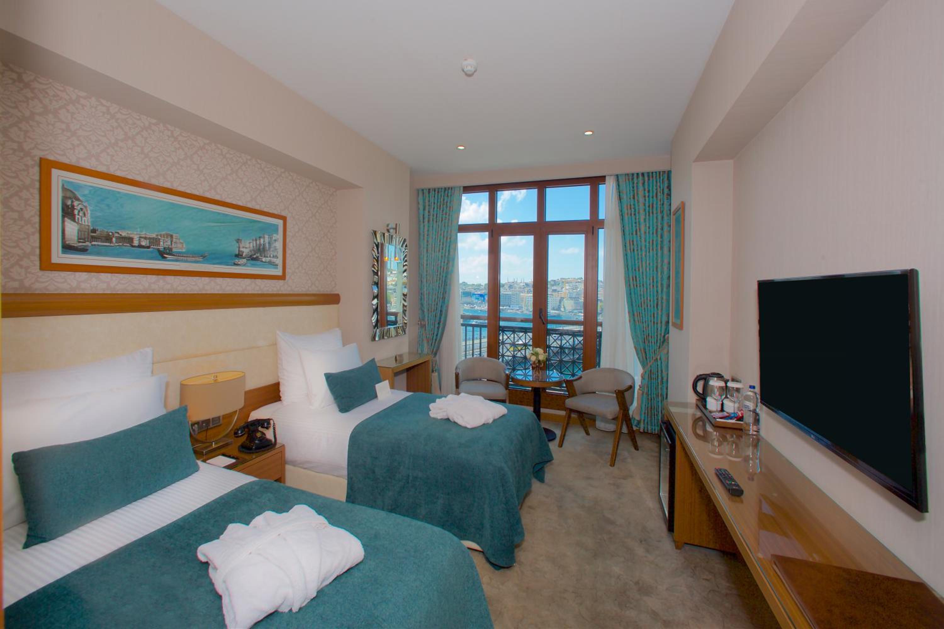 Double or Twin Room with Sea View photo 1