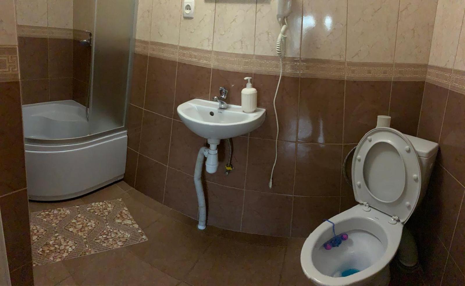 Double Room with Shared Bathroom photo 2