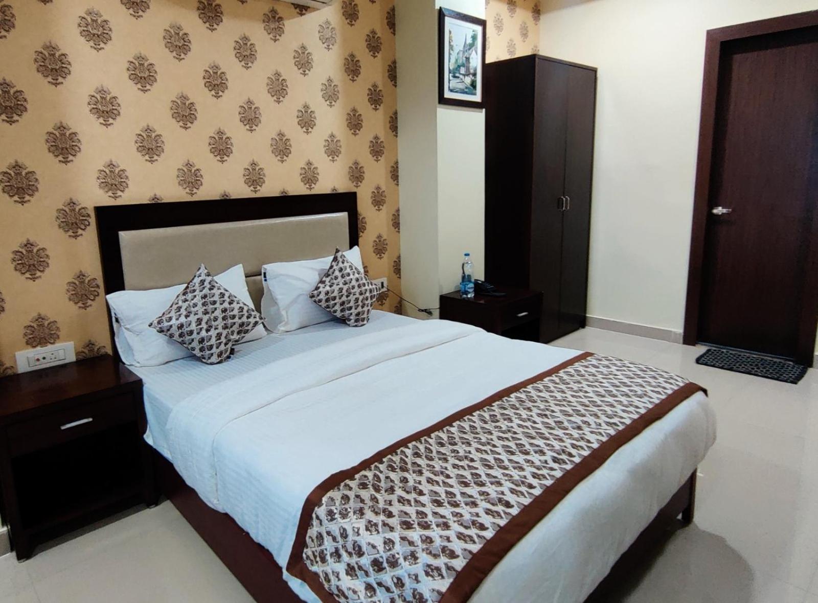 Deluxe Double Room photo 2