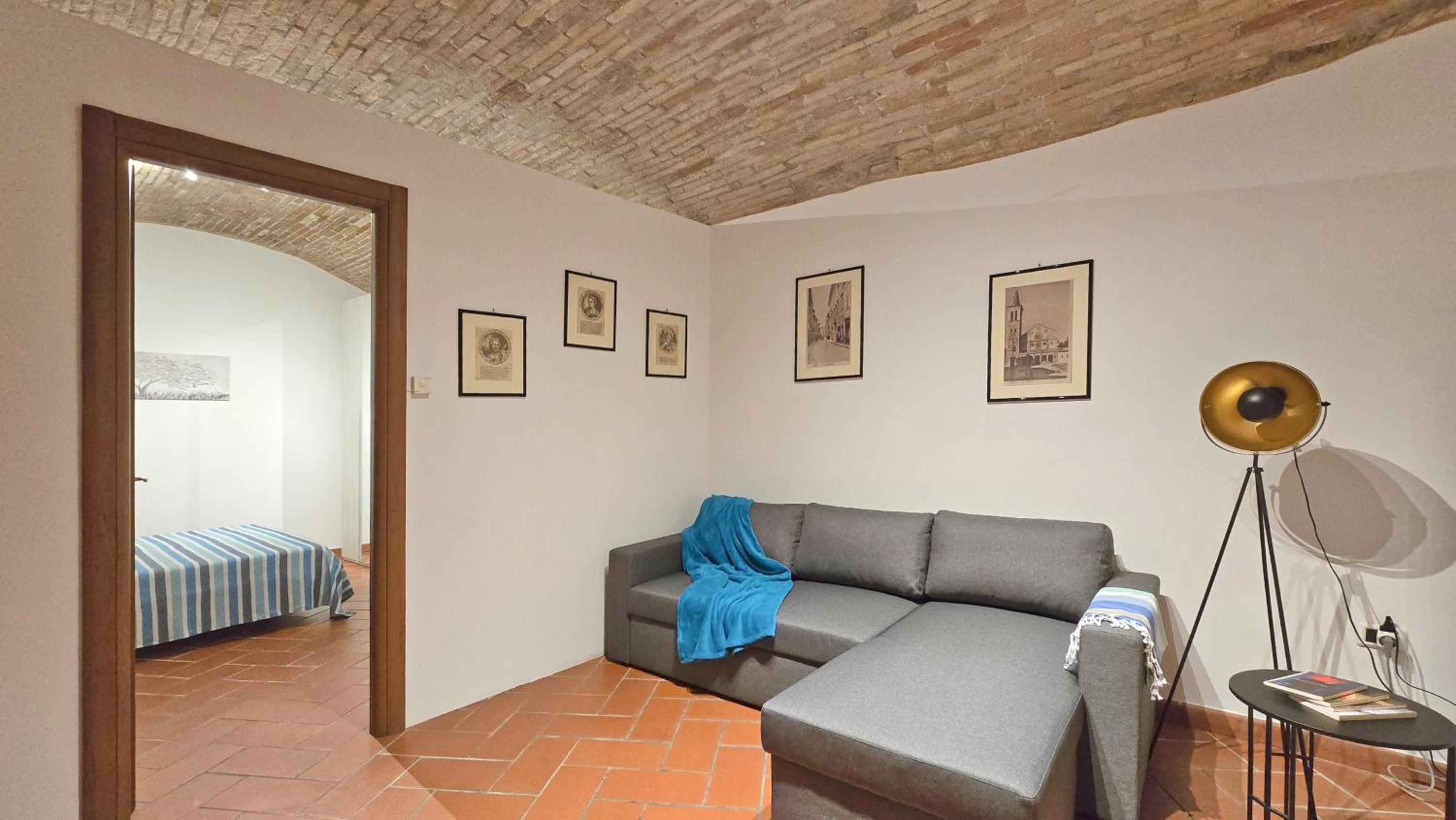 One-Bedroom Apartment photo 3