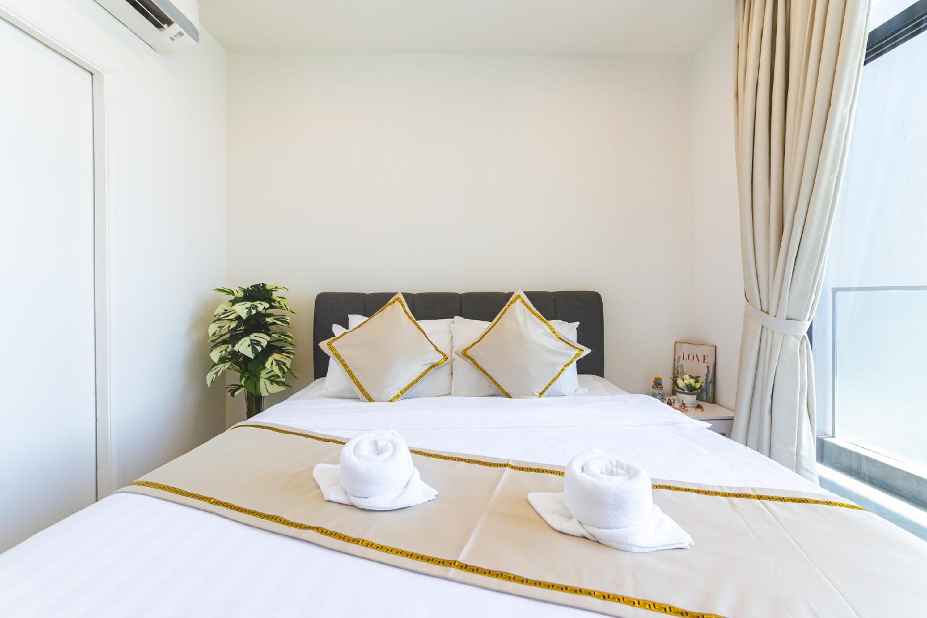 Two-Bedroom Suite - Photo 3