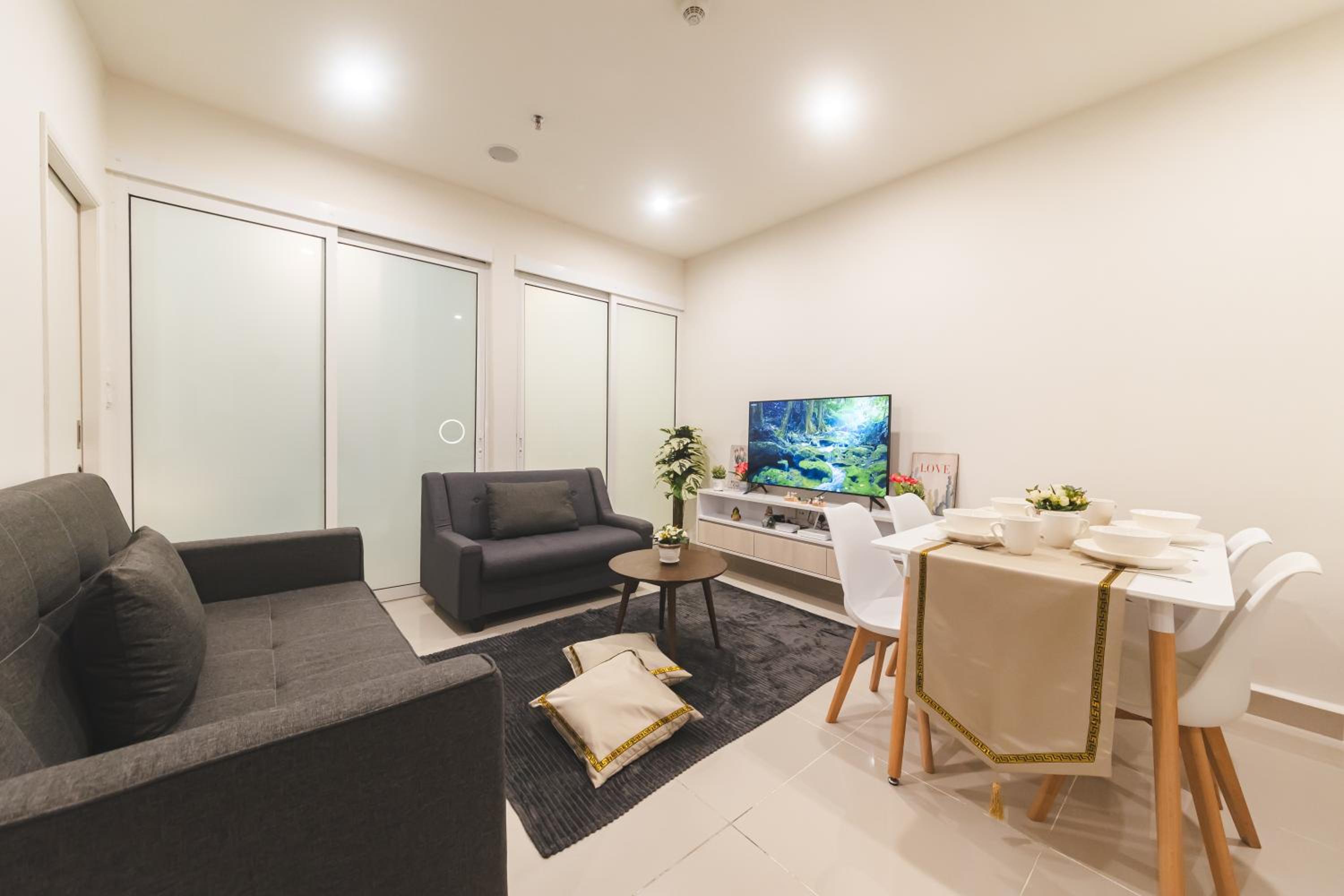 Two-Bedroom Suite - Photo 9