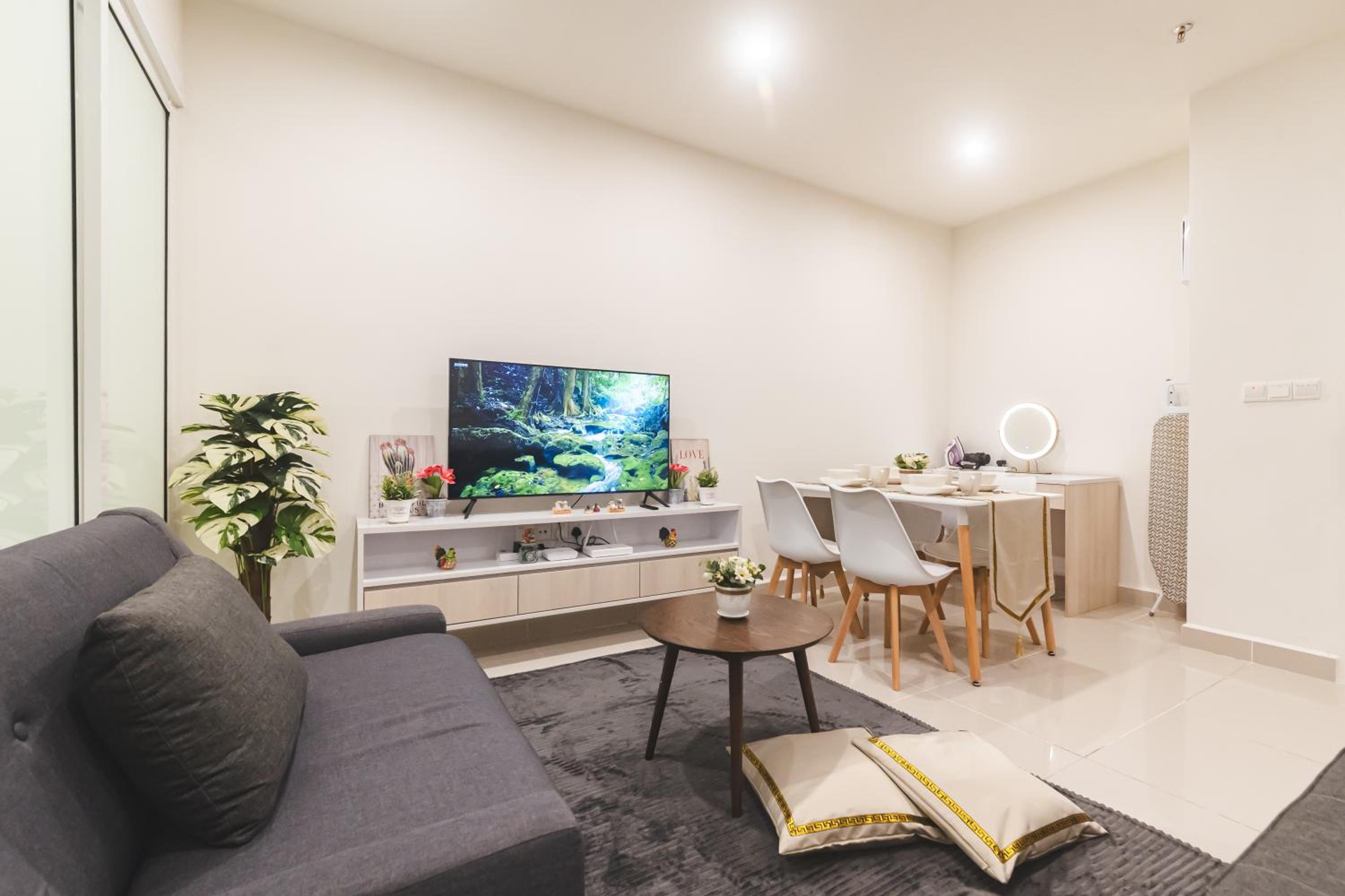 Two-Bedroom Suite - Photo 11