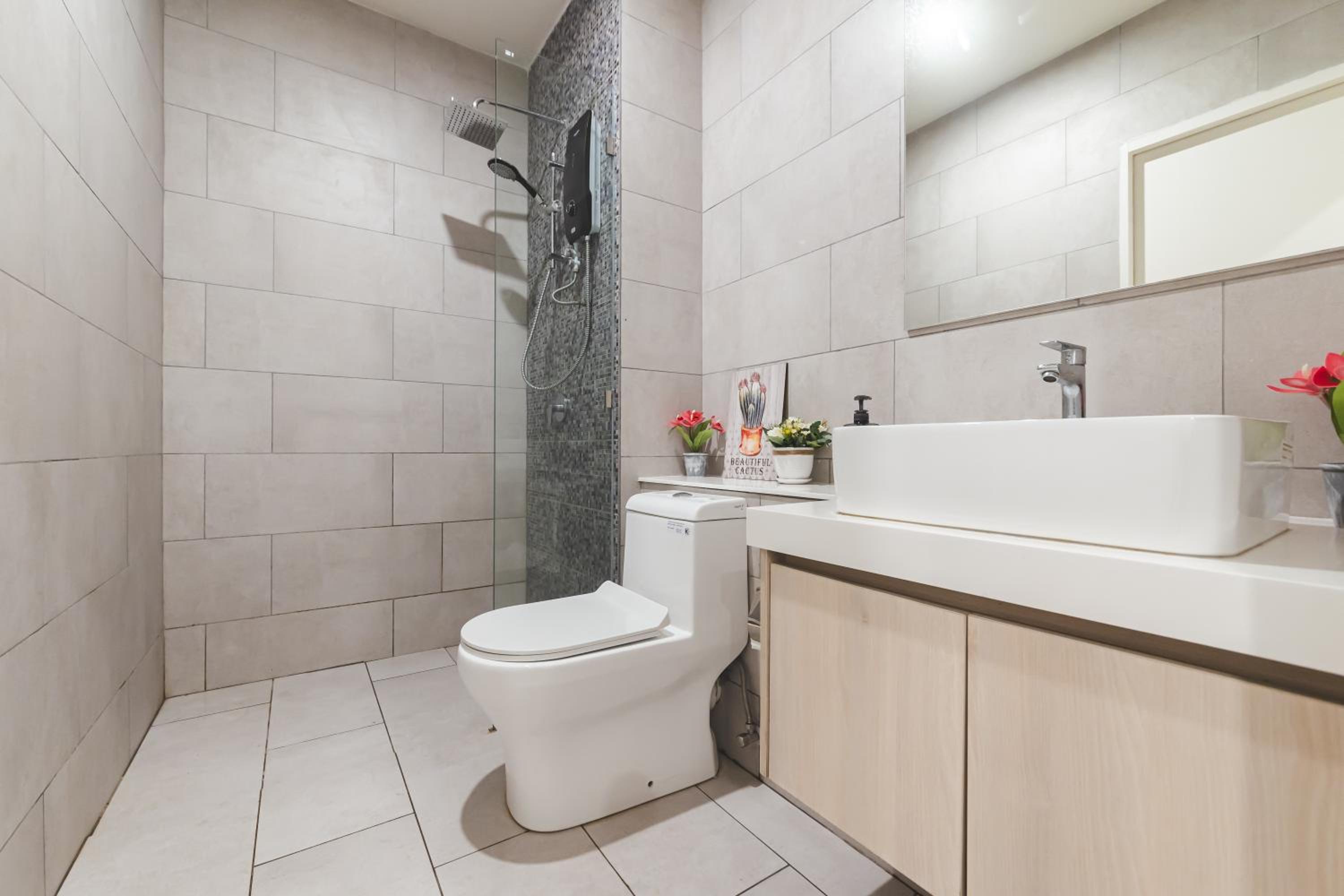Two-Bedroom Suite - Photo 16