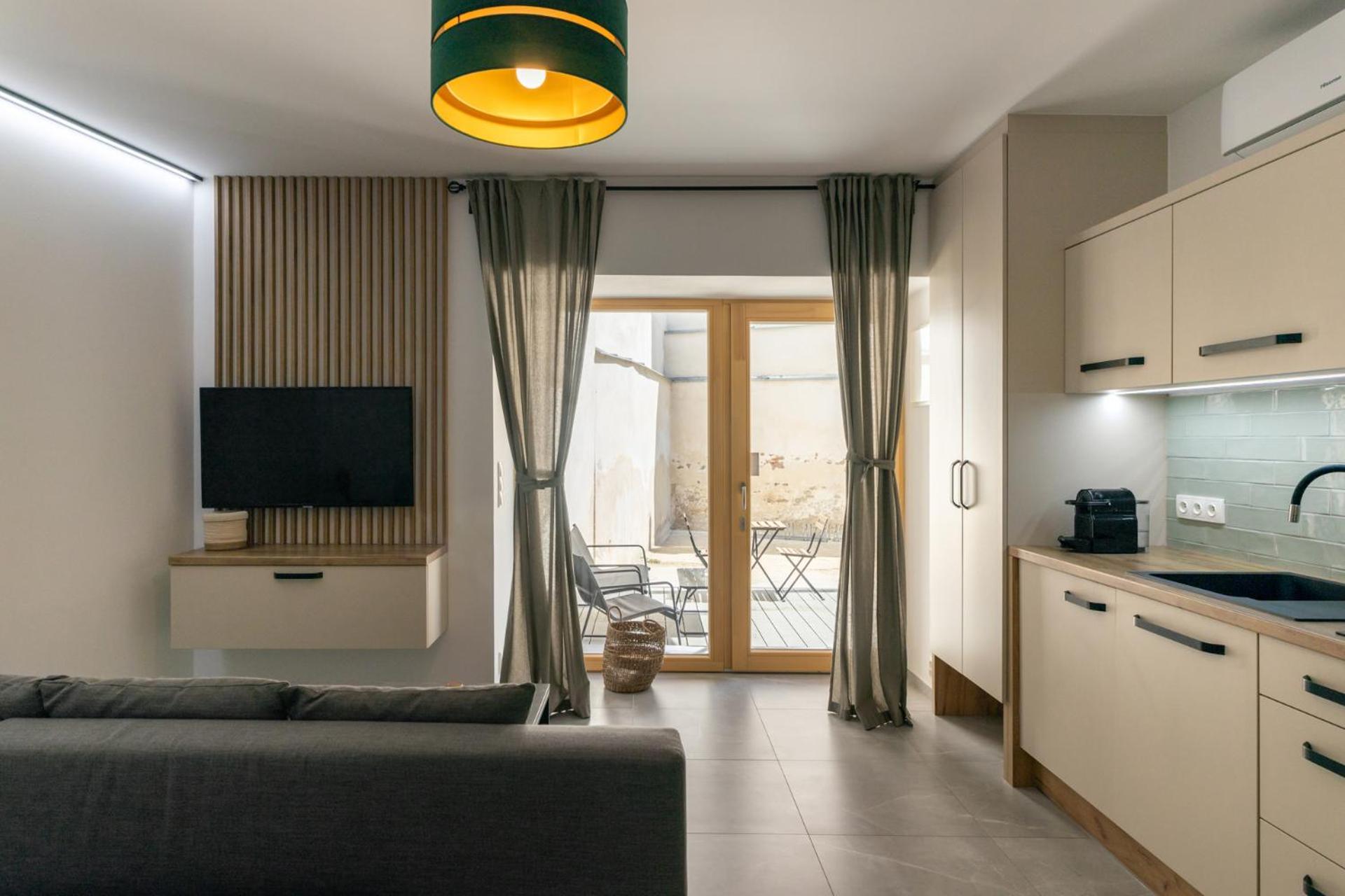 One-Bedroom Apartment