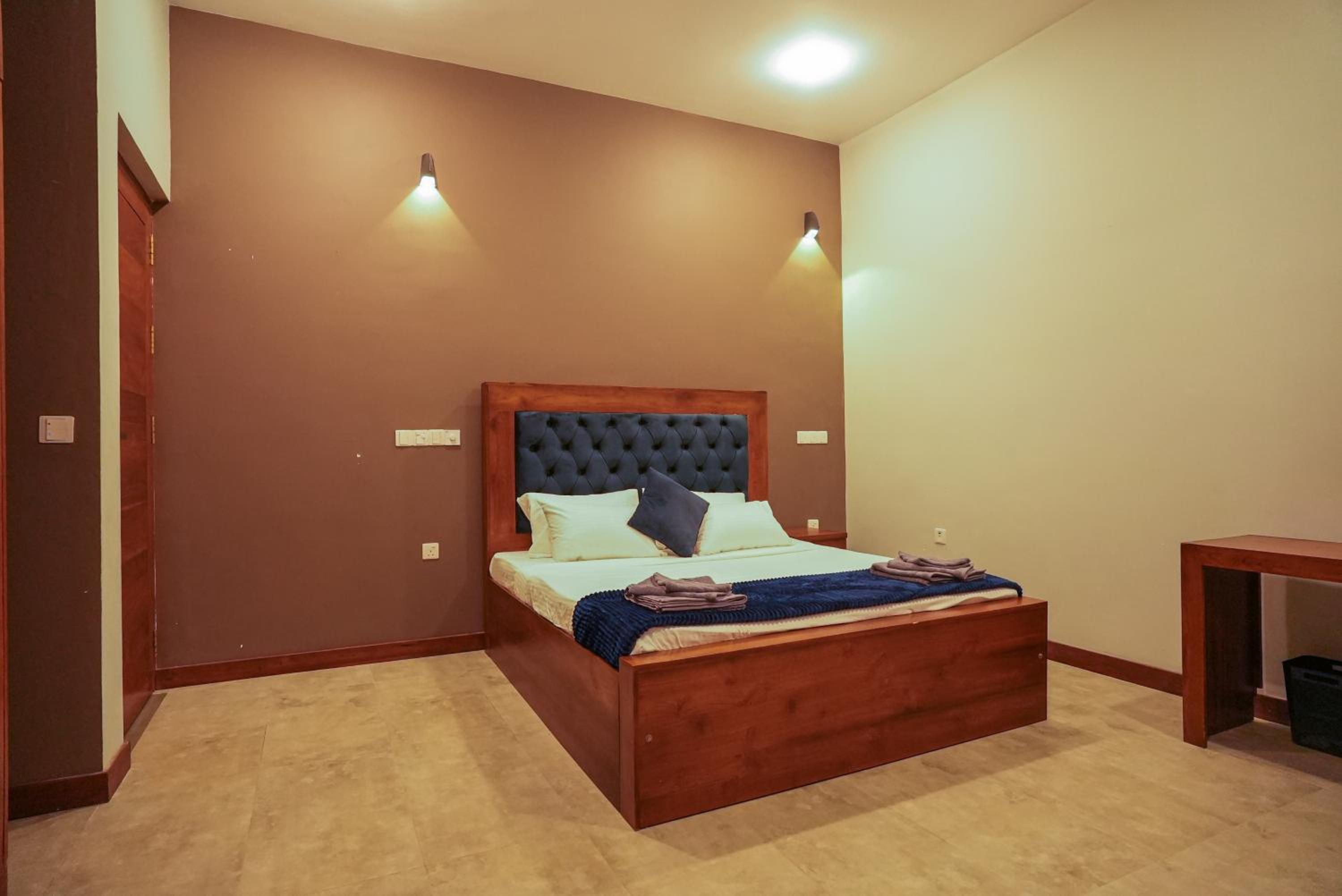 Deluxe Double Room (2 Adults + 1 Child) photo 2