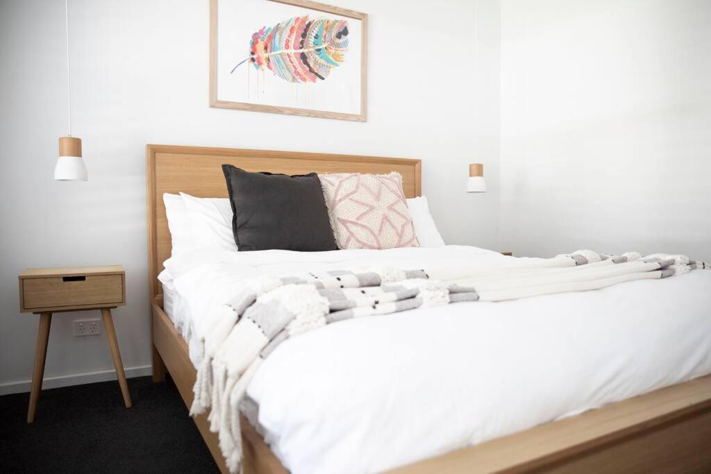 Three-Bedroom House photo 2