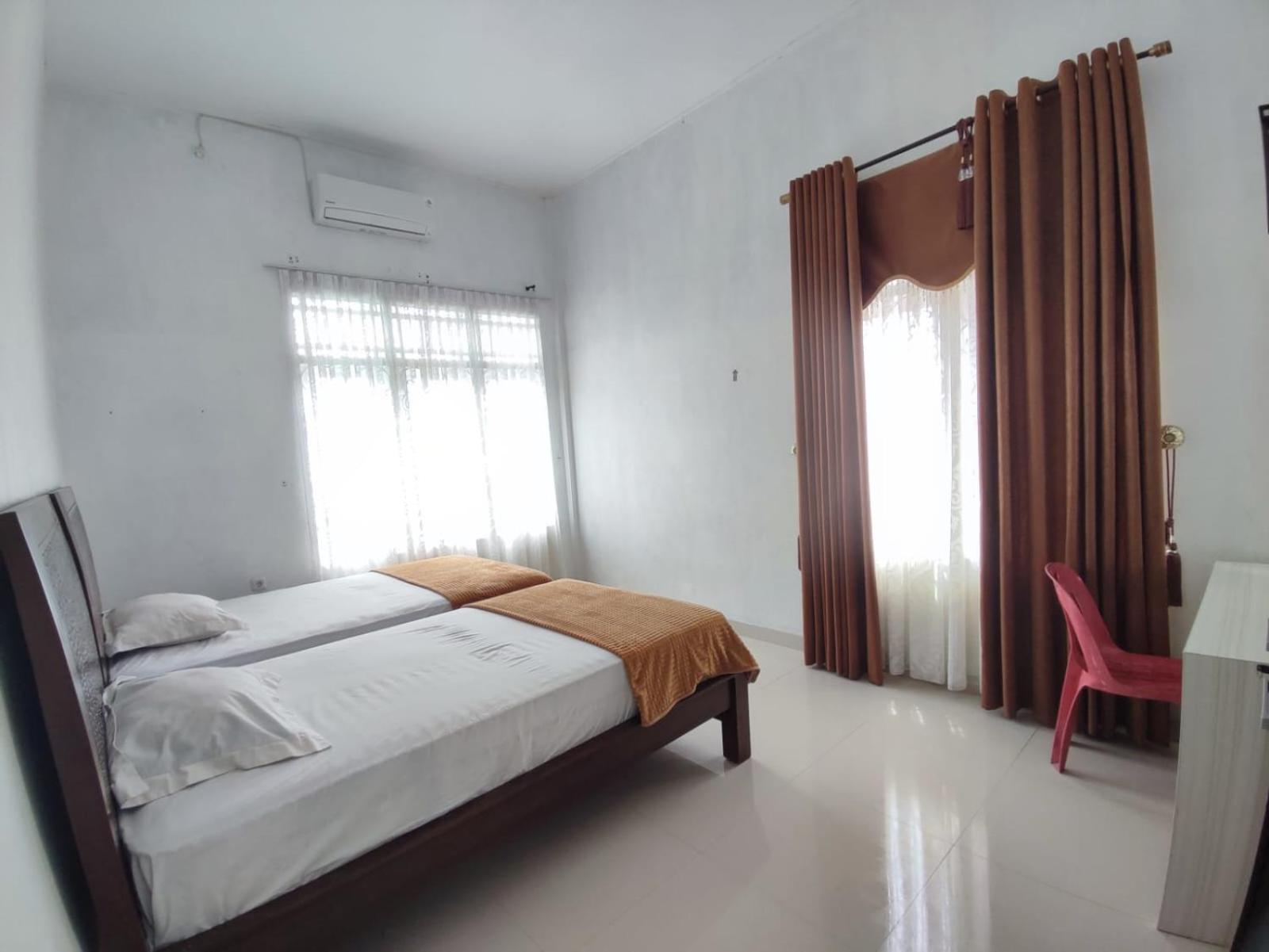Budget Double Room photo 2