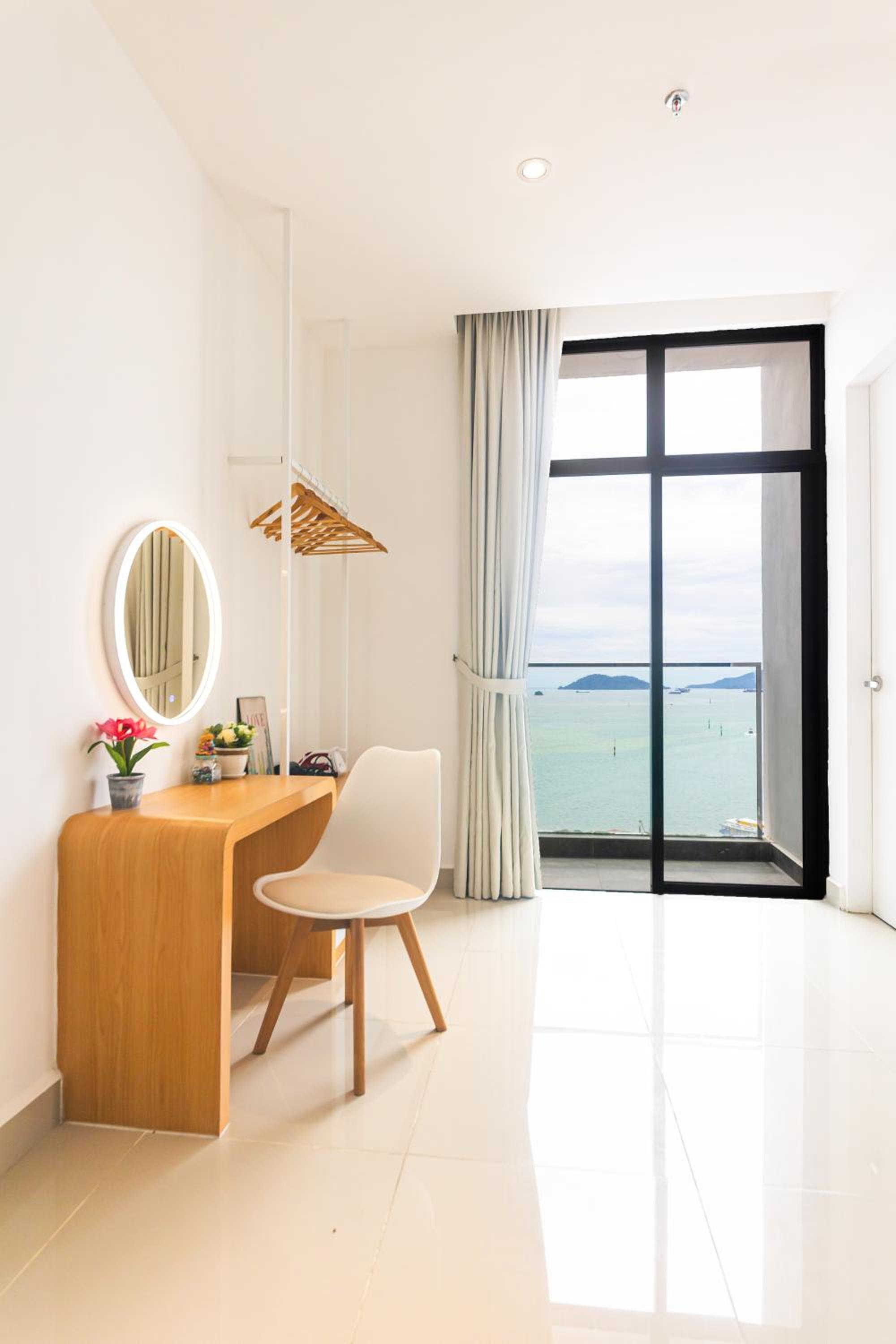 Suite with Sea View - Photo 5