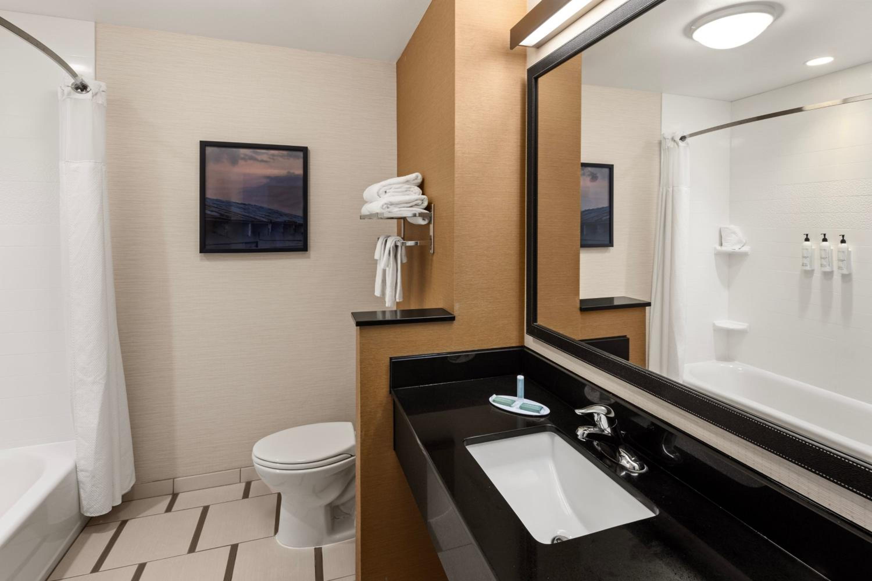 Queen Room with Two Queen Beds - Hearing Accessible