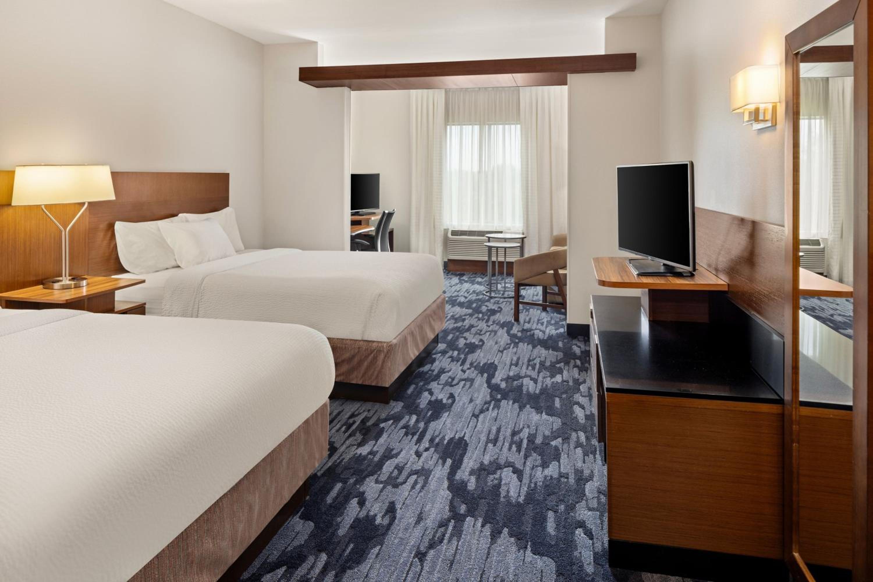 Executive Suite, 2 Queen, Sofa bed (Hearing Accessible)